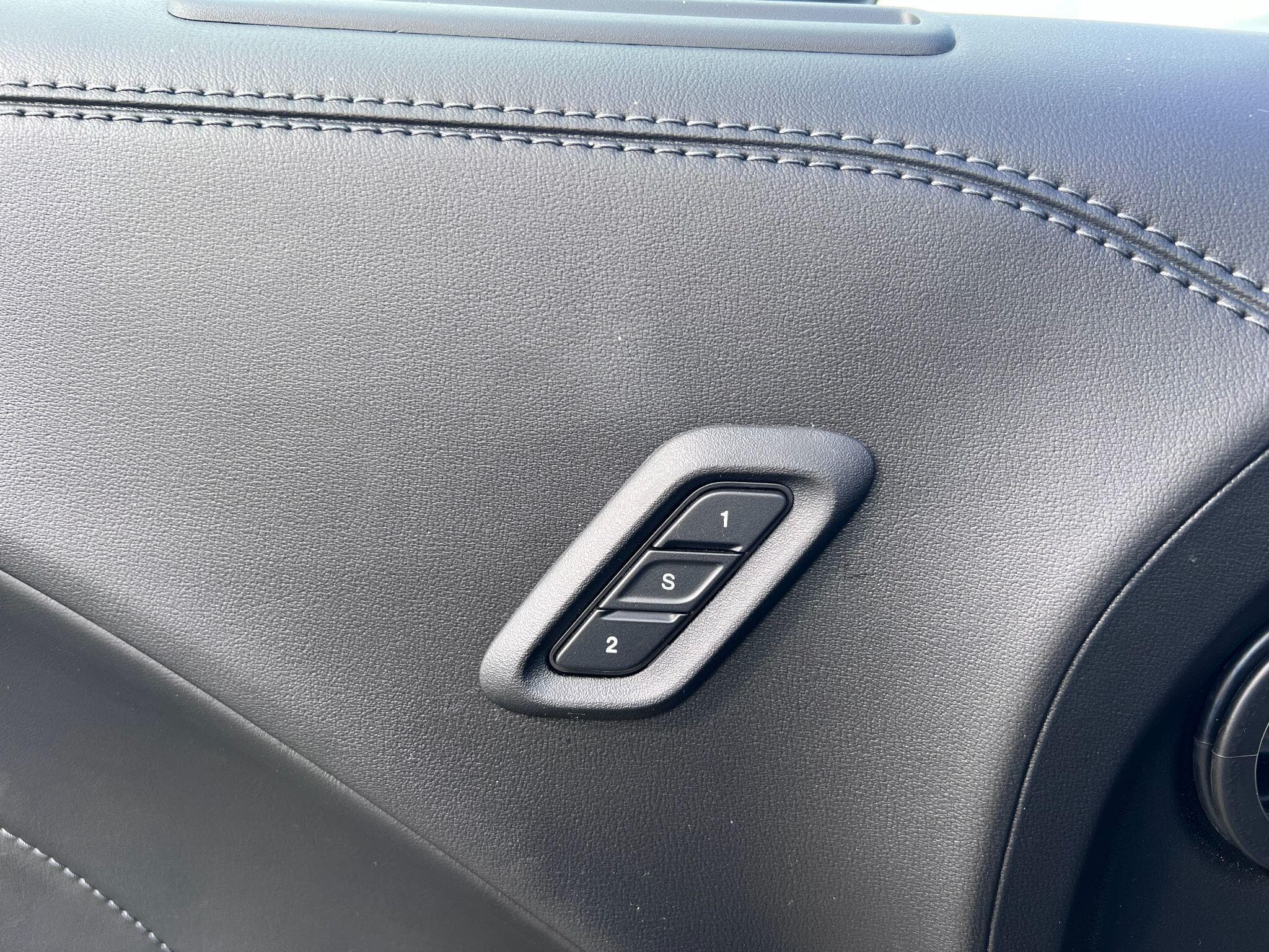 Dodge Challenger - Image 10