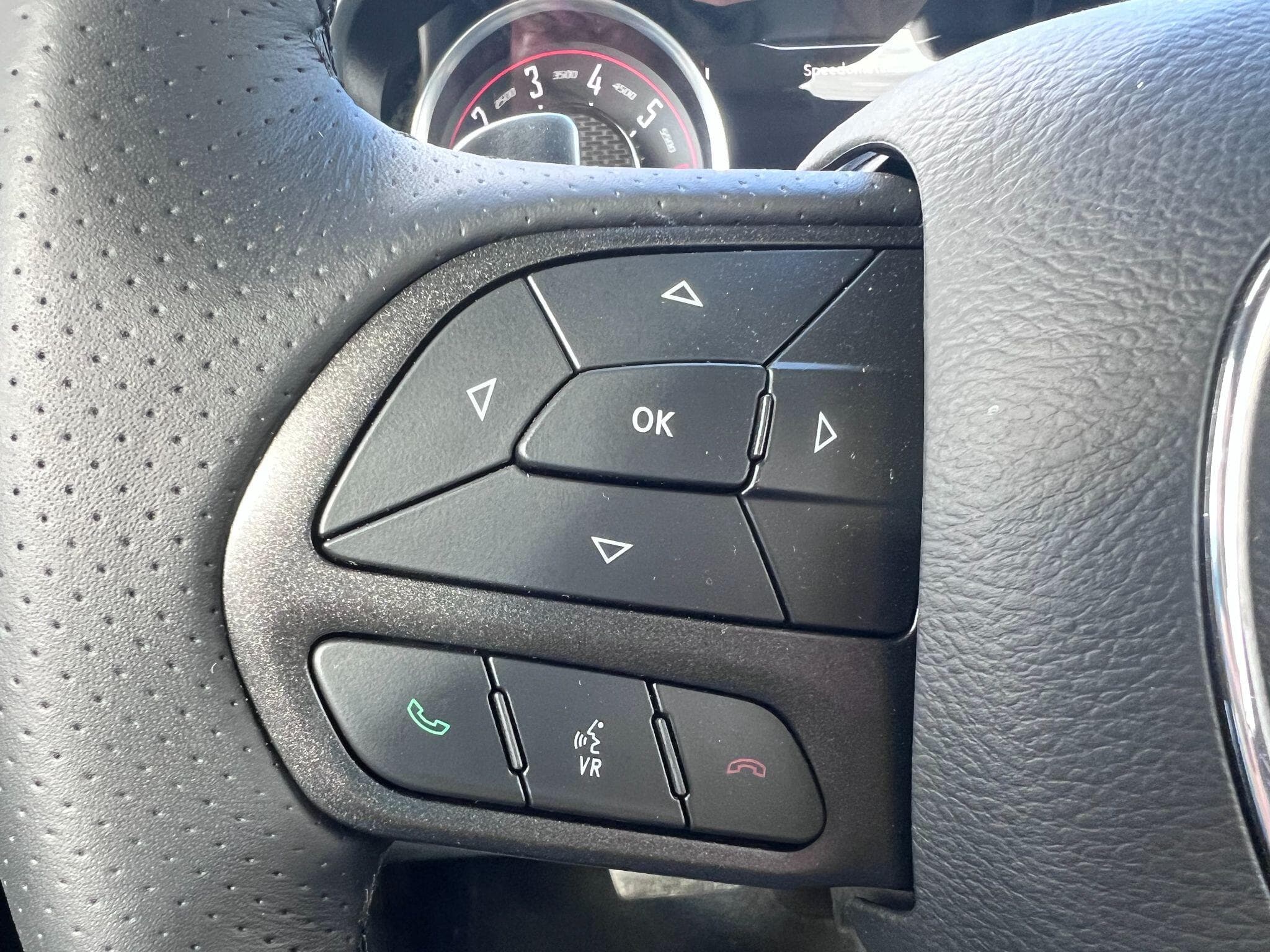 Dodge Challenger - Image 24