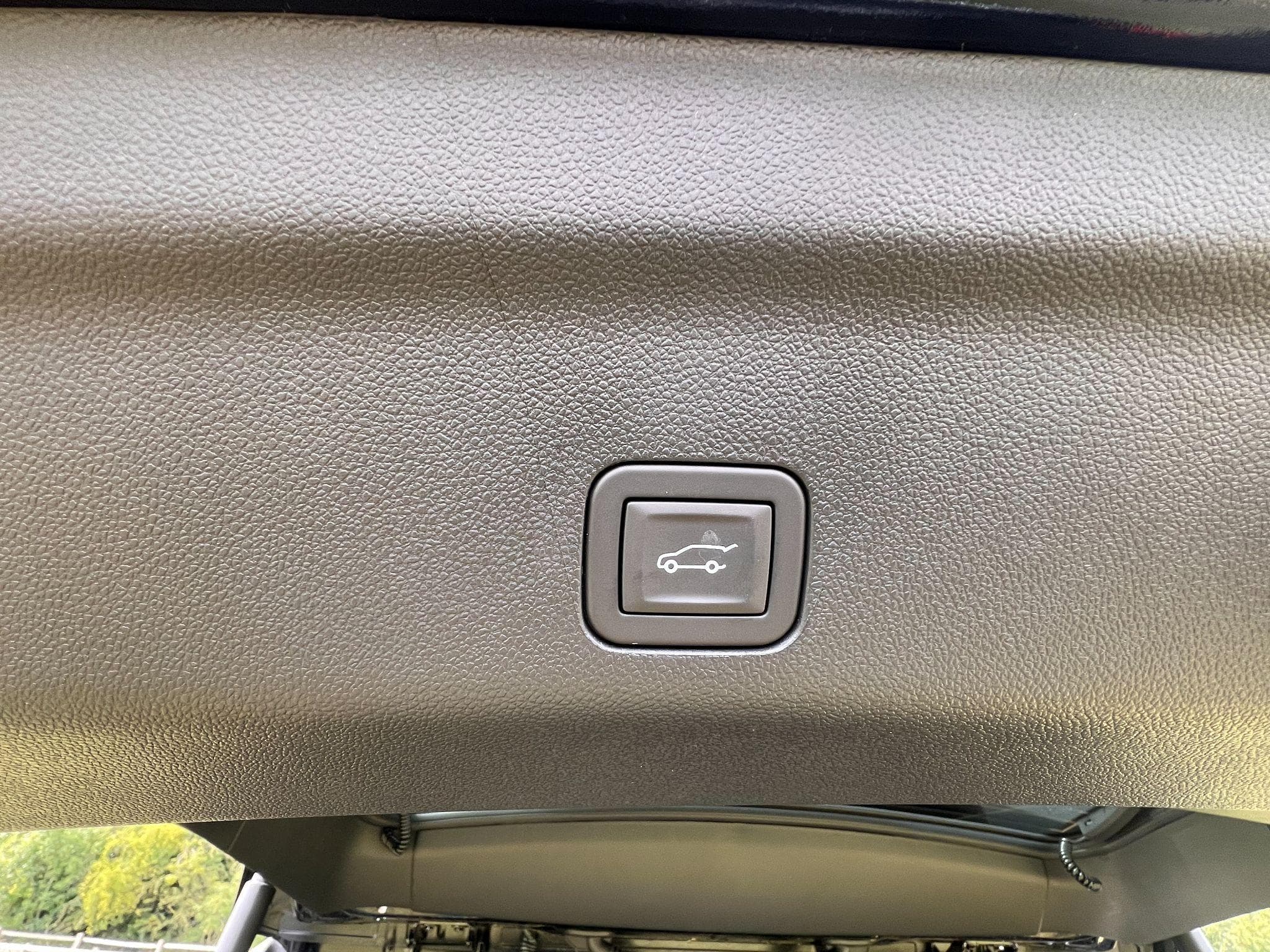 GMC Yukon - Image 29