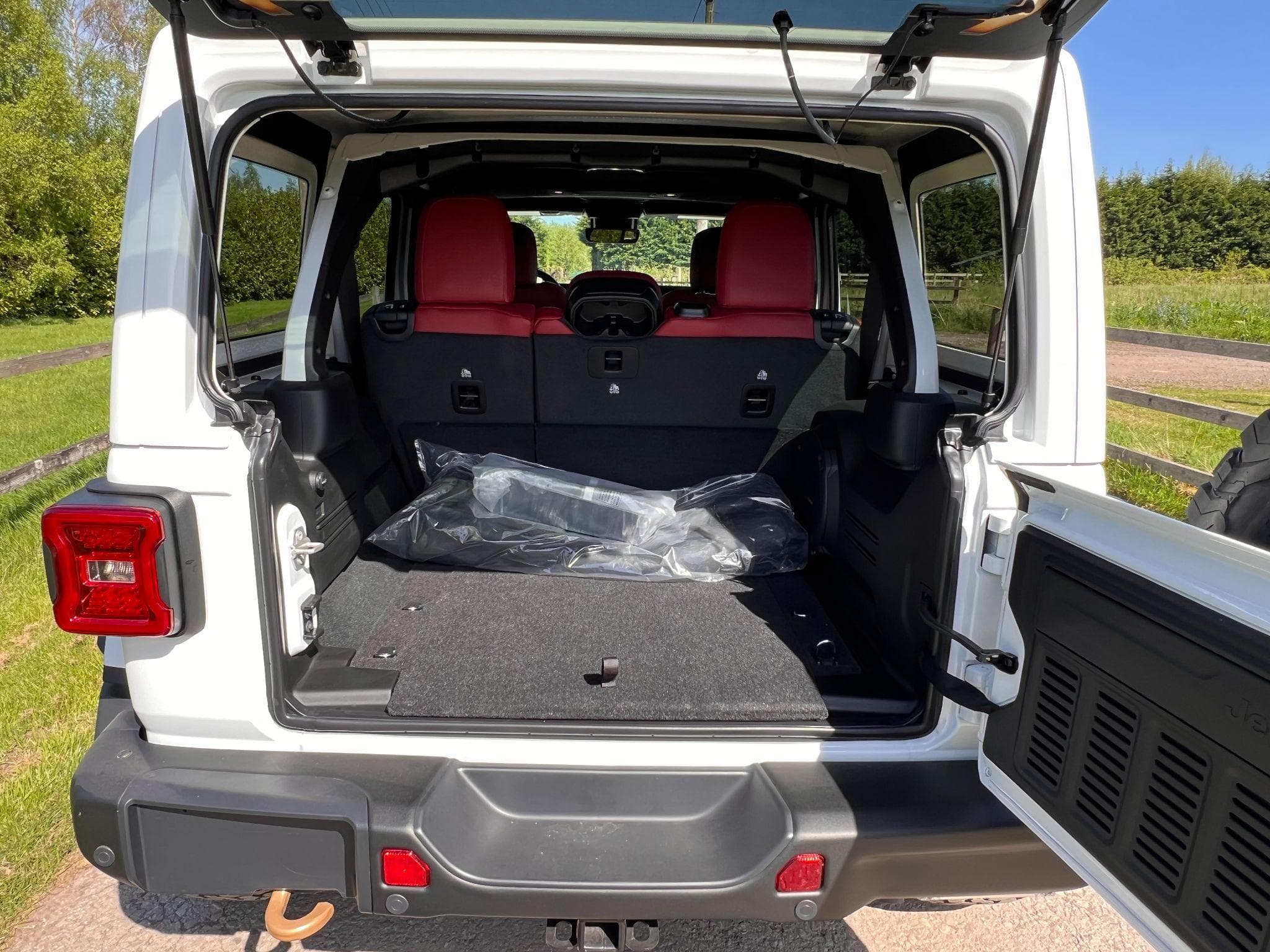 Jeep Wrangler - Image 32