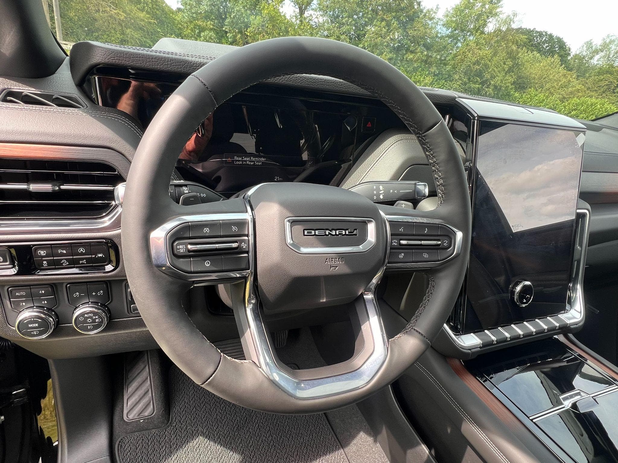 GMC Yukon - Image 51