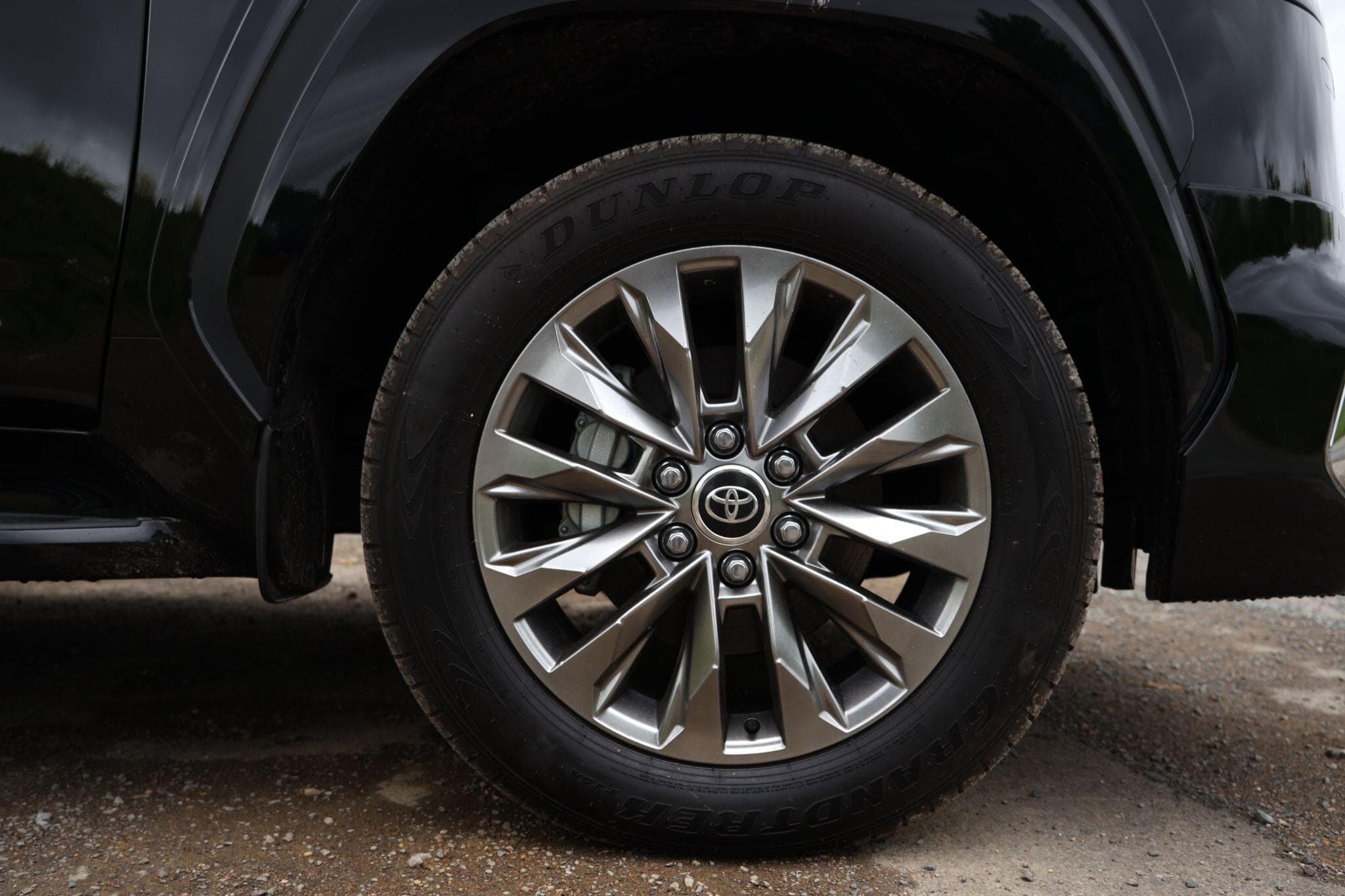 Toyota Land Cruiser - Image 10