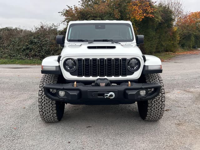 Jeep Wrangler - Thumbnail 2