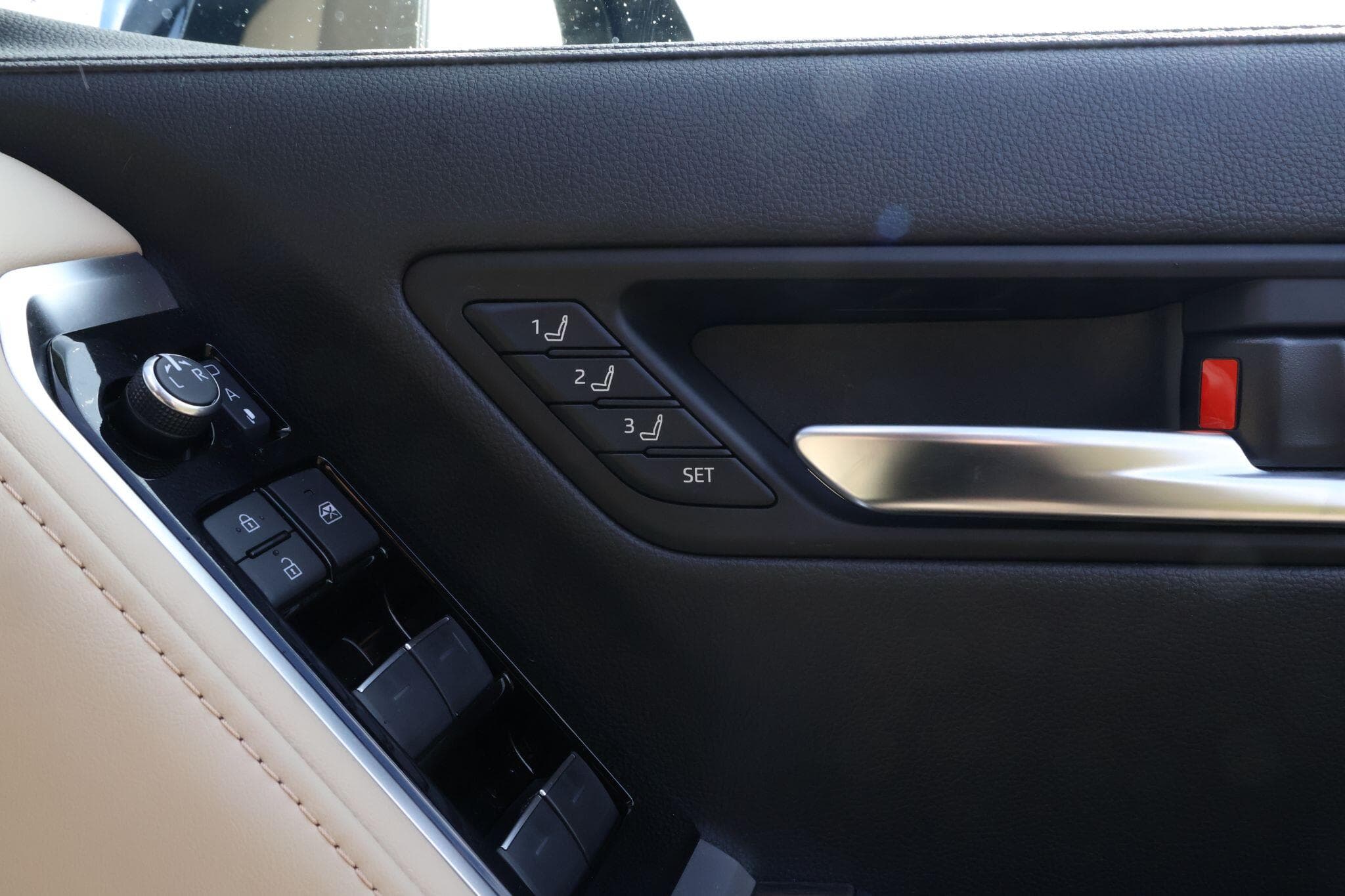 Toyota Land Cruiser - Image 23