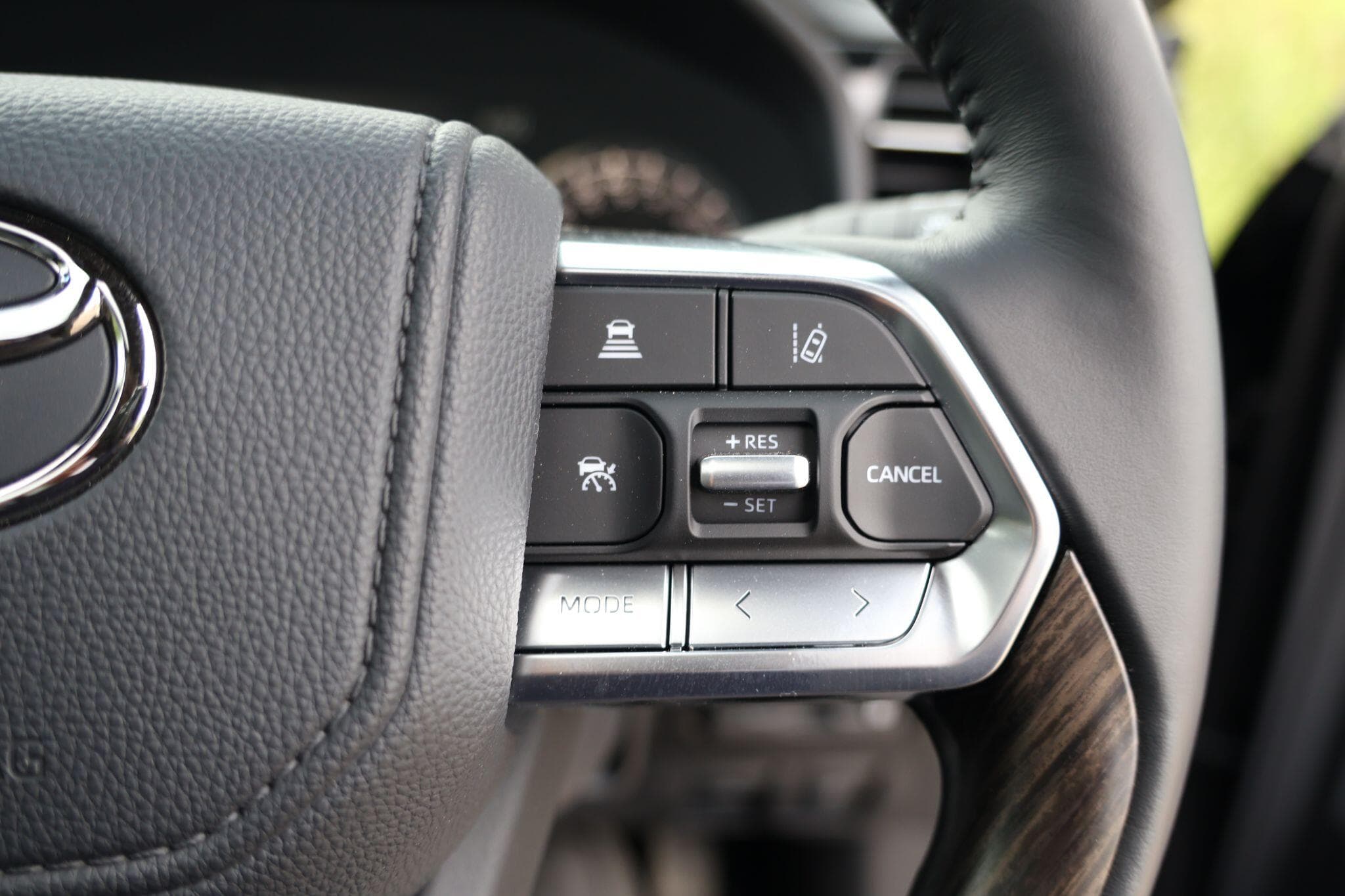 Toyota Land Cruiser - Image 28