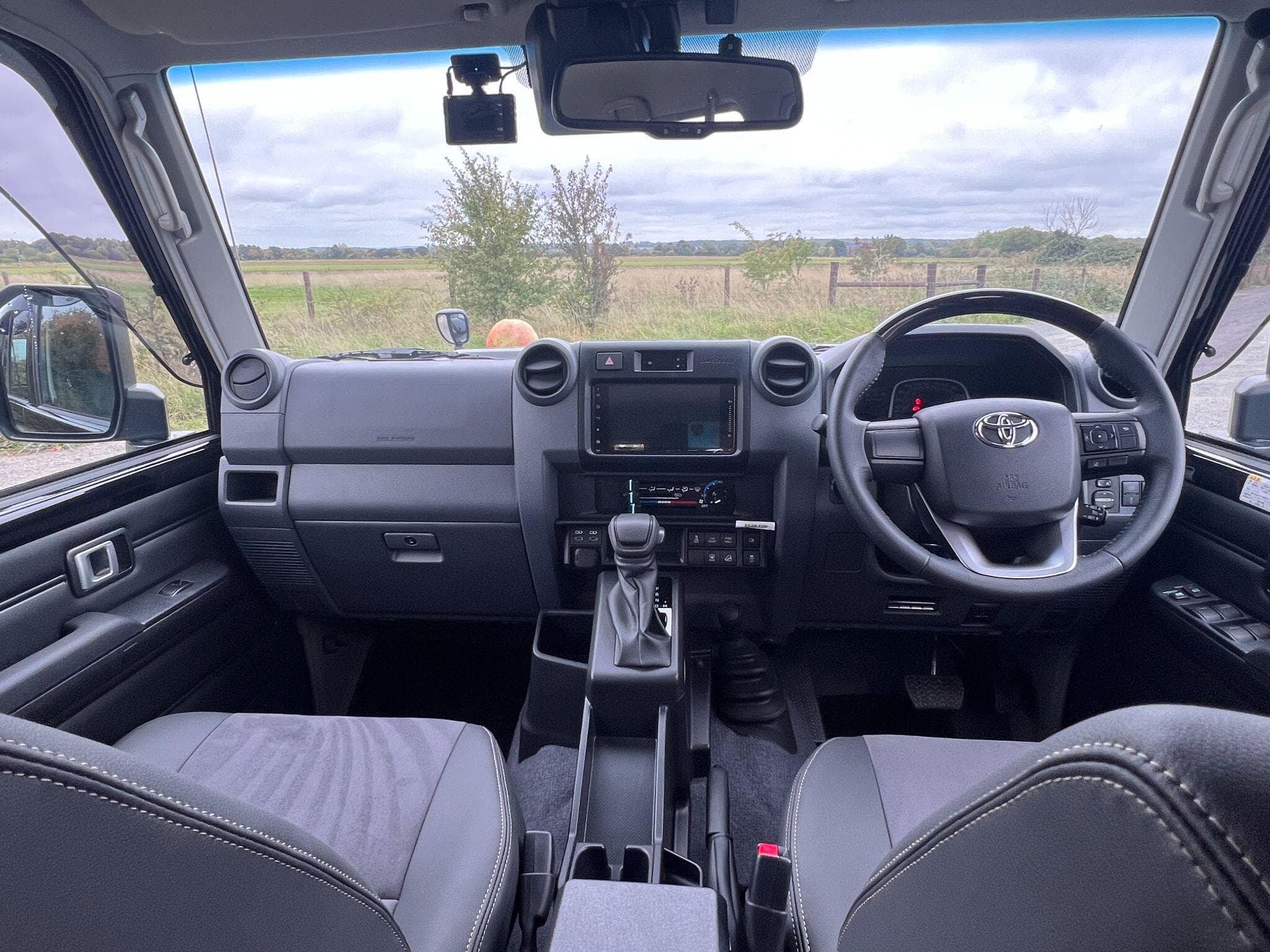 Toyota Land Cruiser - Image 10