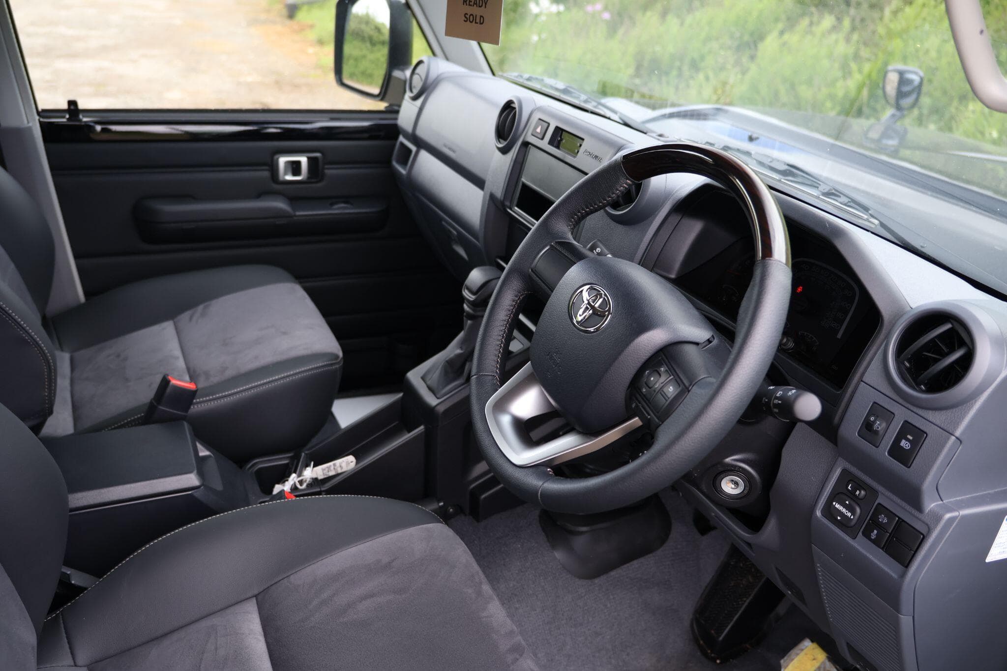 Toyota Land Cruiser - Image 50