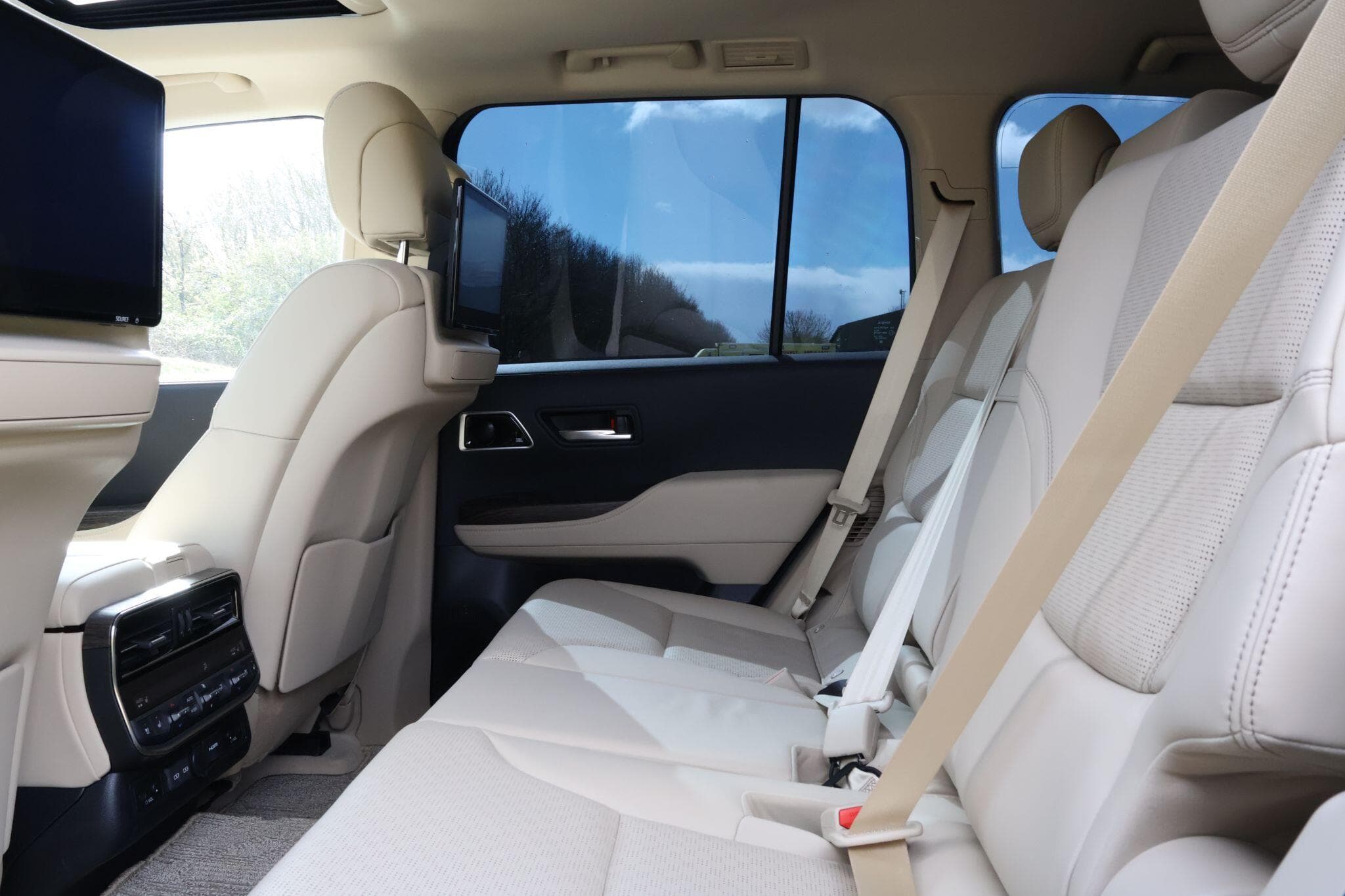 Toyota Land Cruiser - Image 20