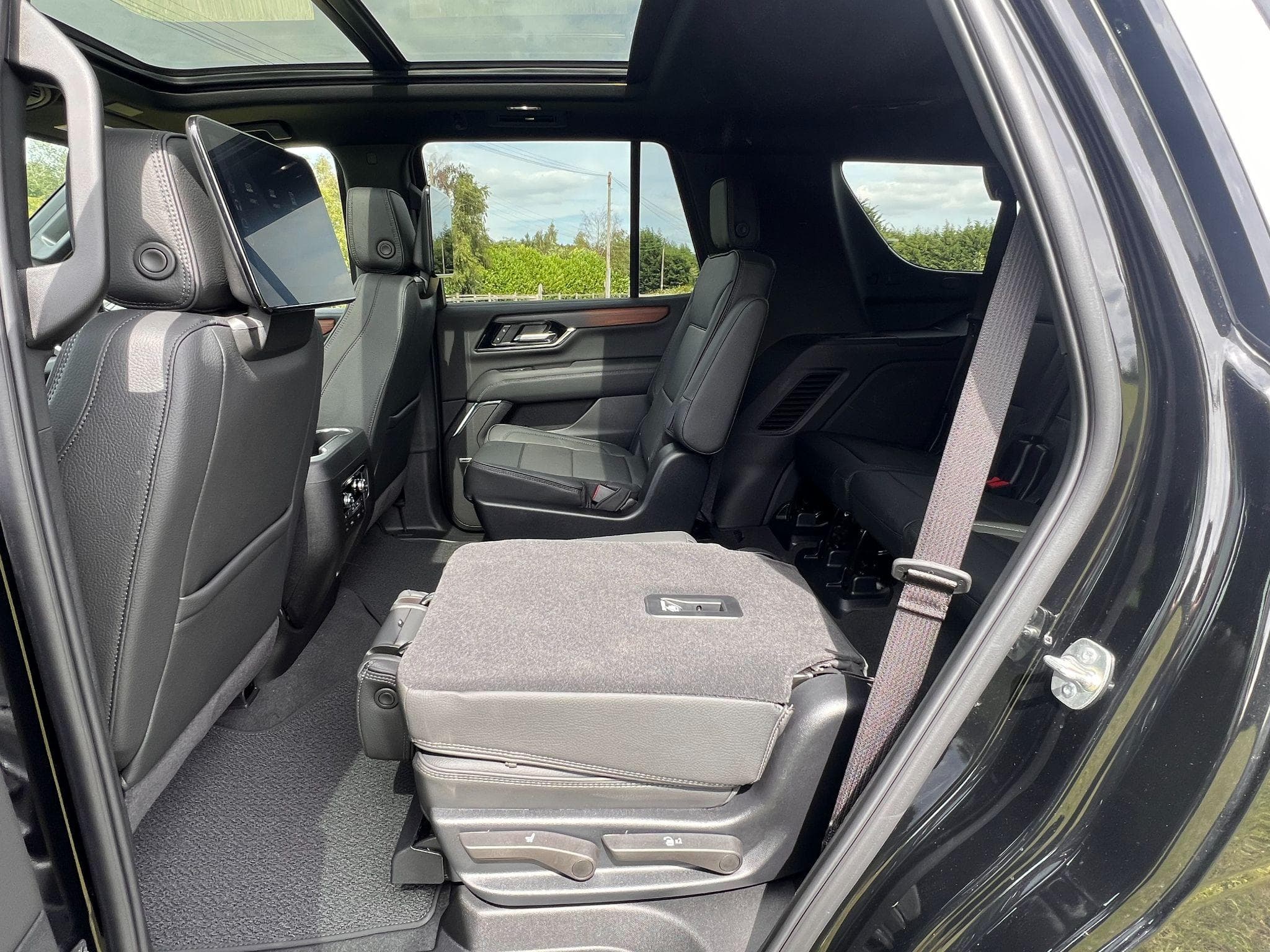 GMC Yukon - Image 21