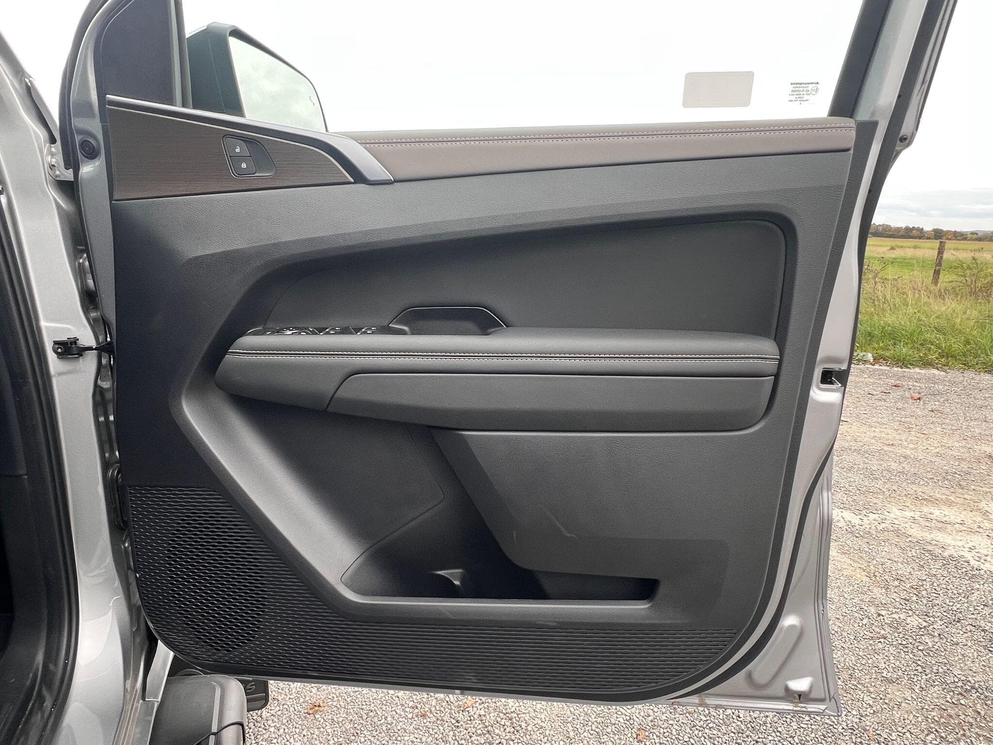 Volkswagen Amarok - Image 10