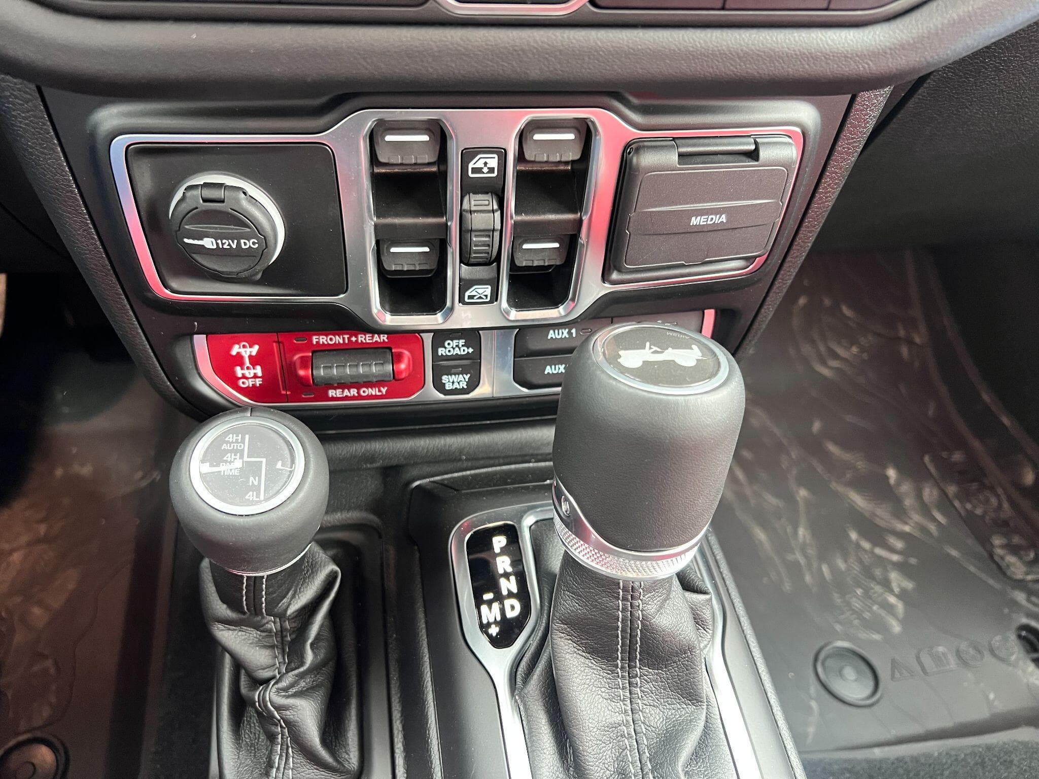 Jeep Wrangler - Image 23