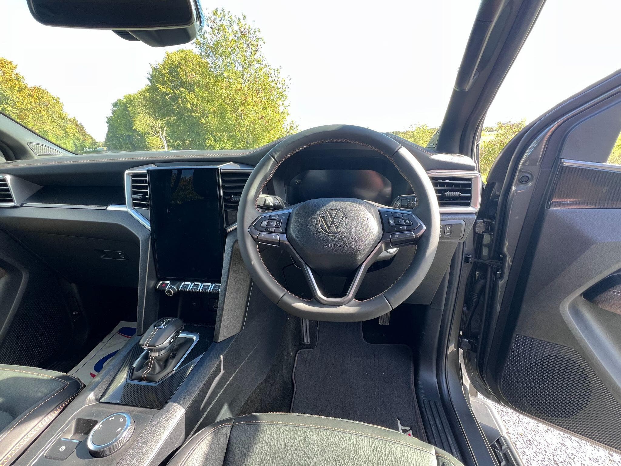 Volkswagen Amarok - Image 11