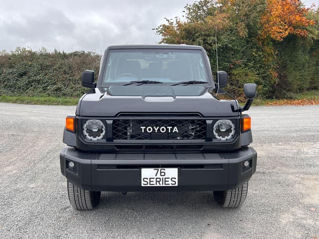 Toyota Land Cruiser - Thumbnail 1