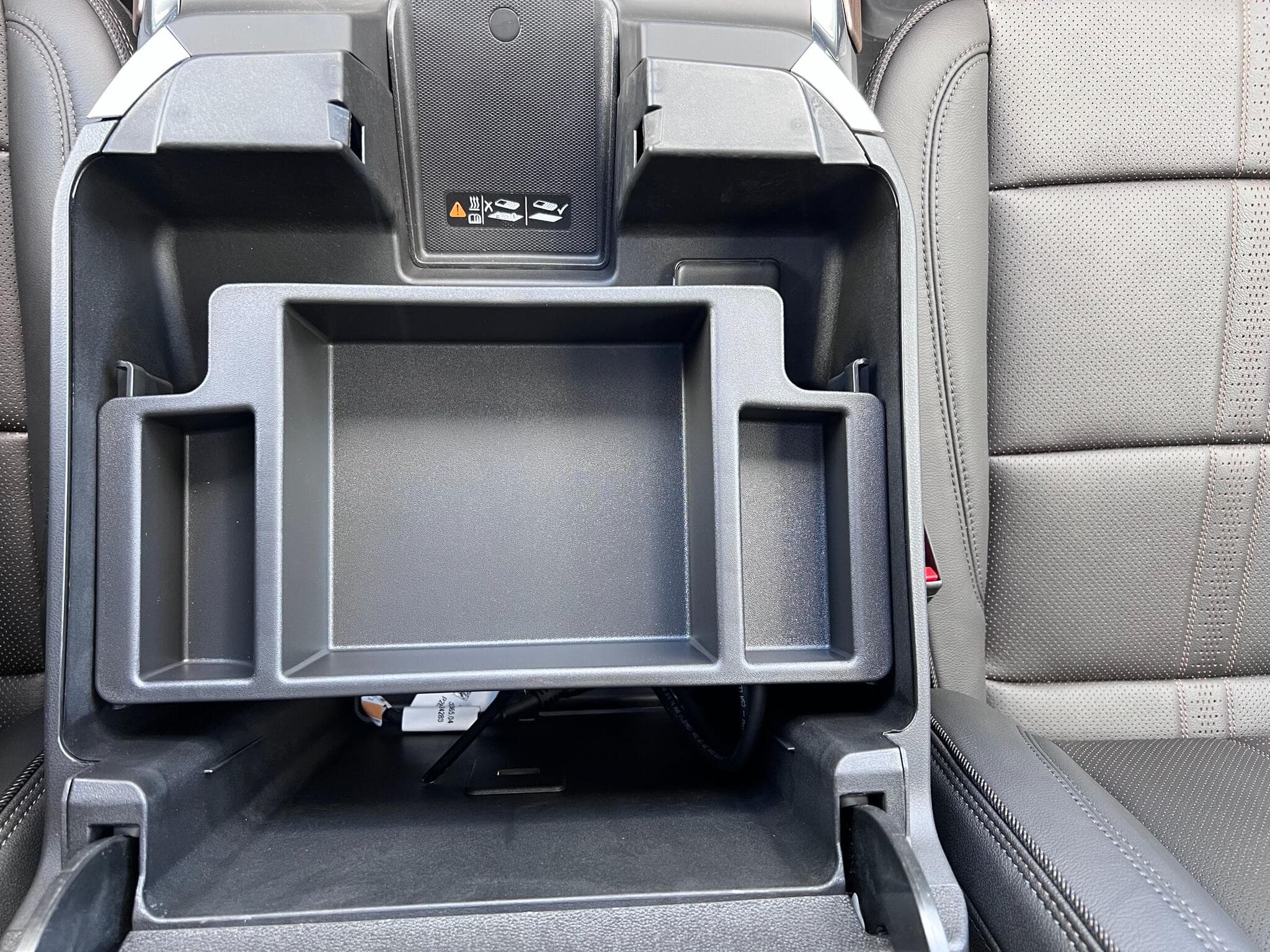 Chevrolet Silverado - Image 21