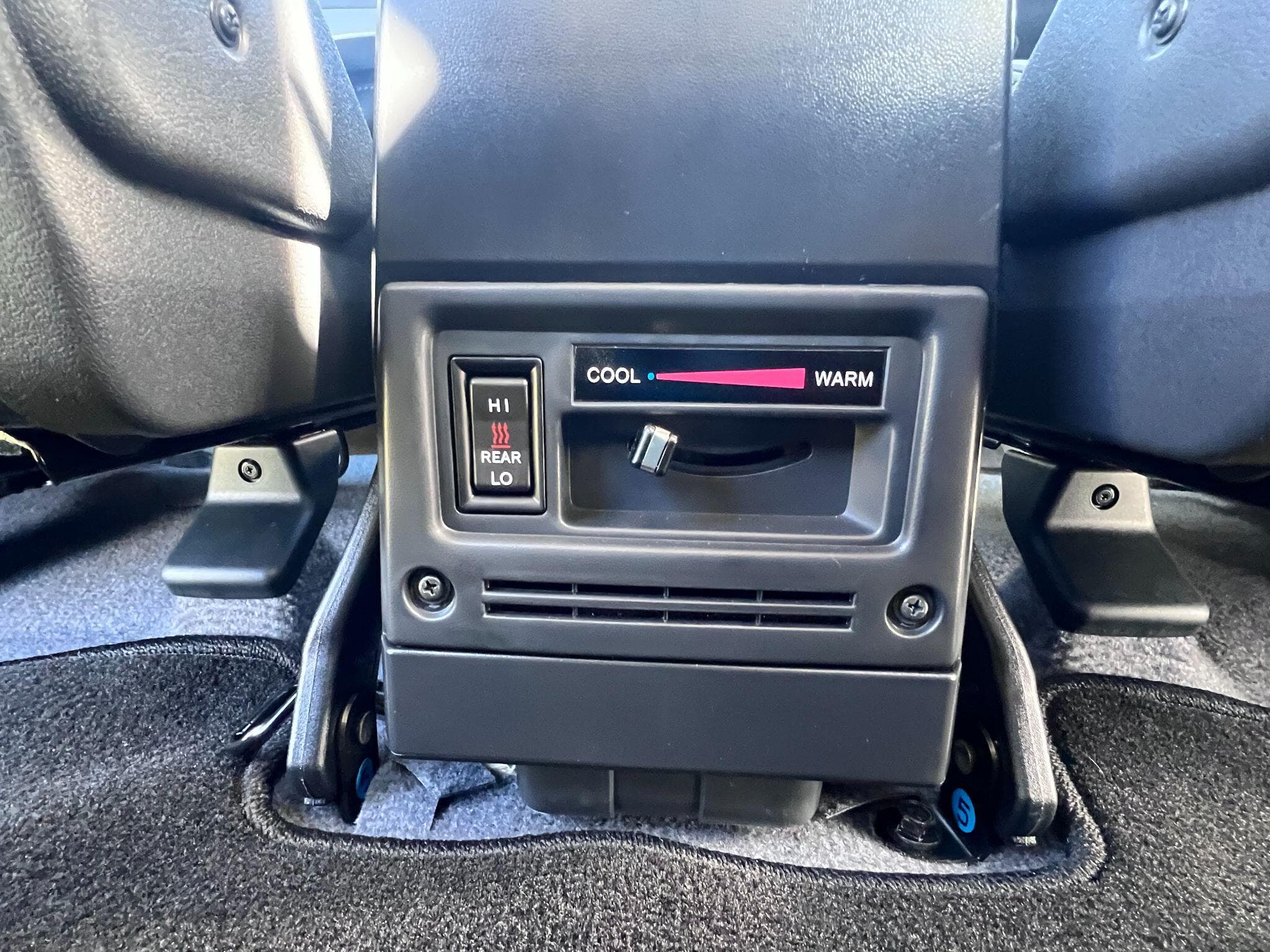 Toyota Land Cruiser - Image 31