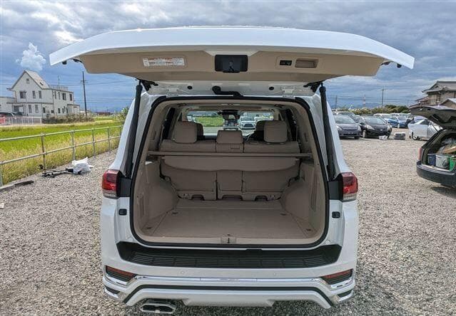 Toyota Land Cruiser - Image 26