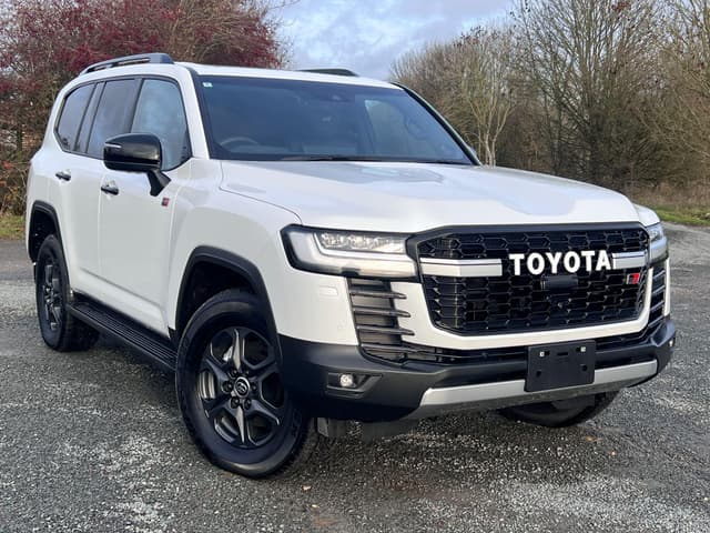 Toyota Land Cruiser - Thumbnail 1