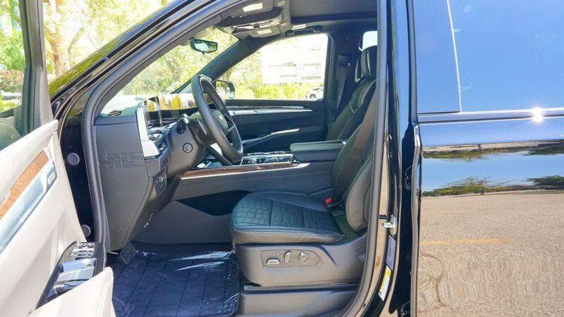 Cadillac Escalade - Image 9