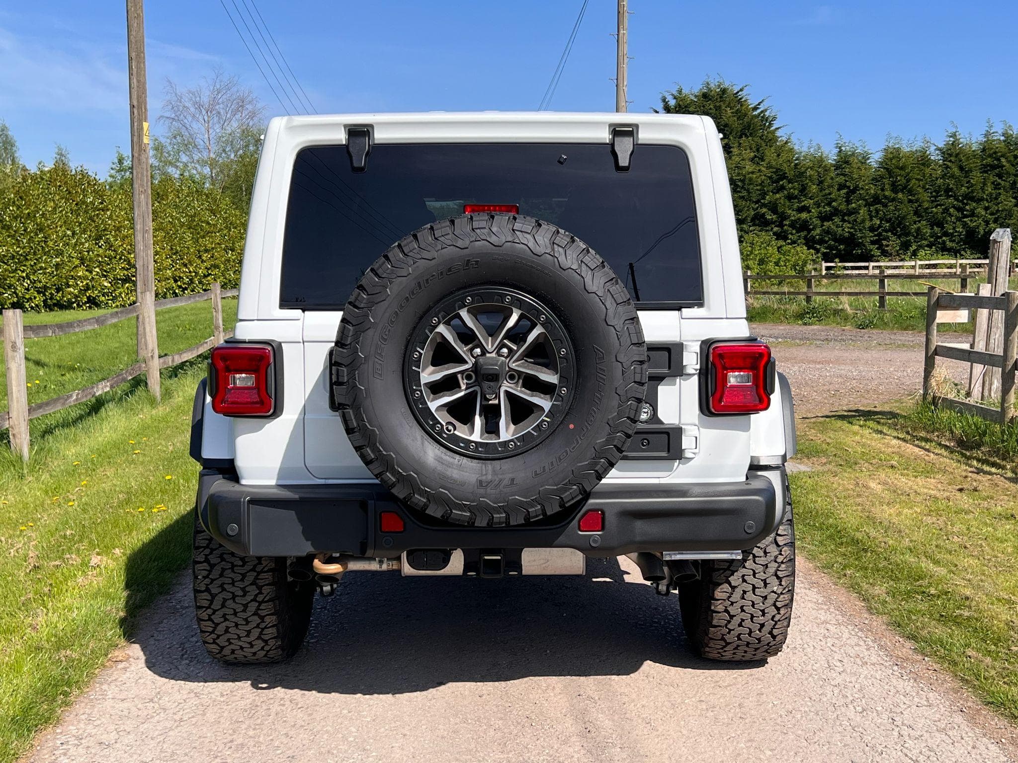 Jeep Wrangler - Image 12