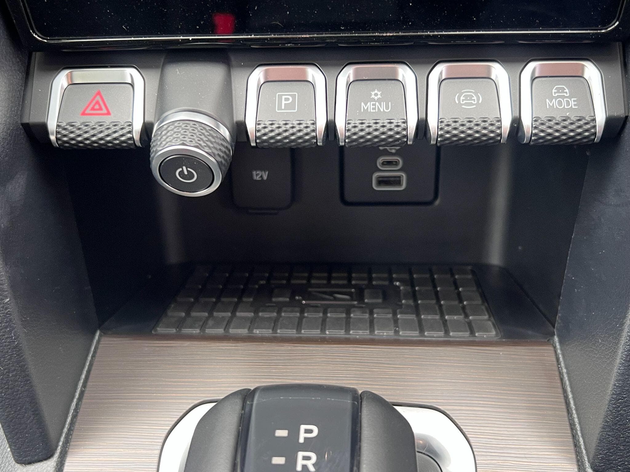 Volkswagen Amarok - Image 16