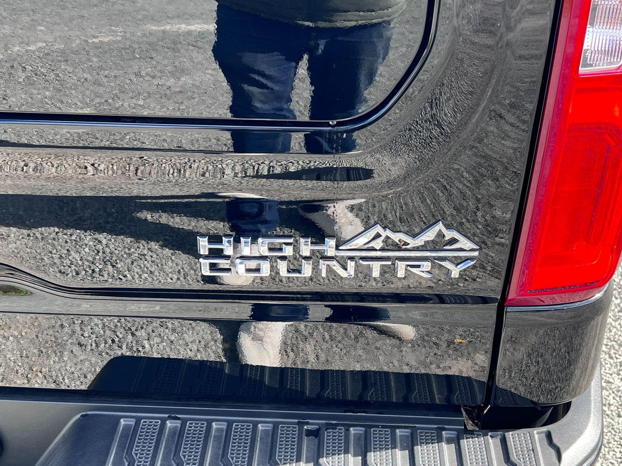 Chevrolet Silverado - Image 37