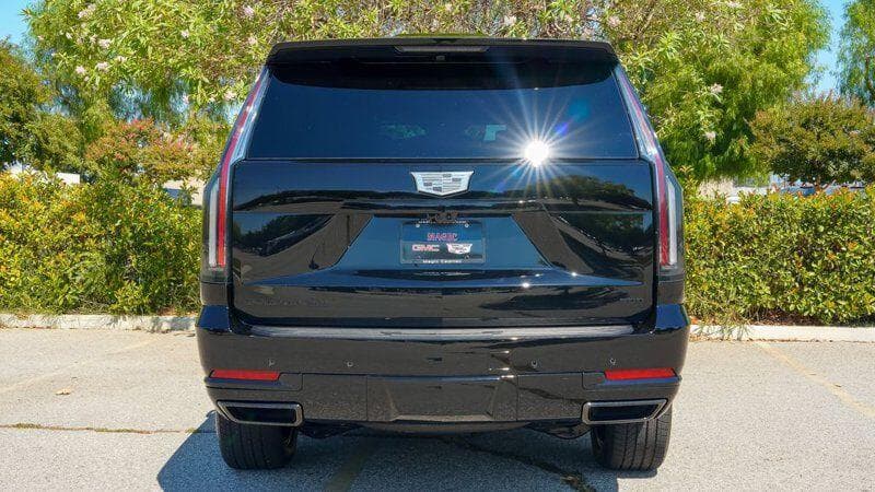 Cadillac Escalade - Image 6