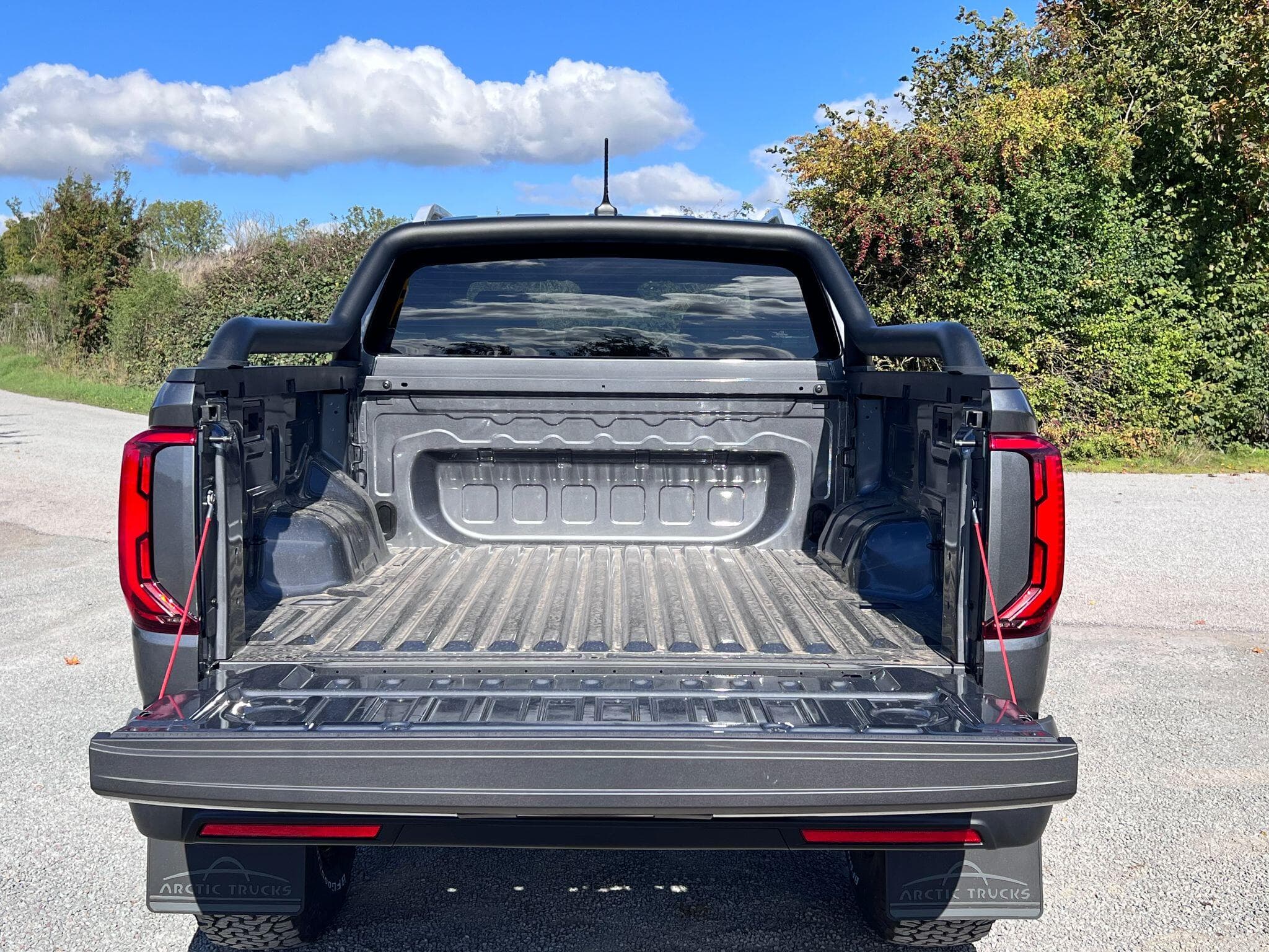 Volkswagen Amarok - Image 7