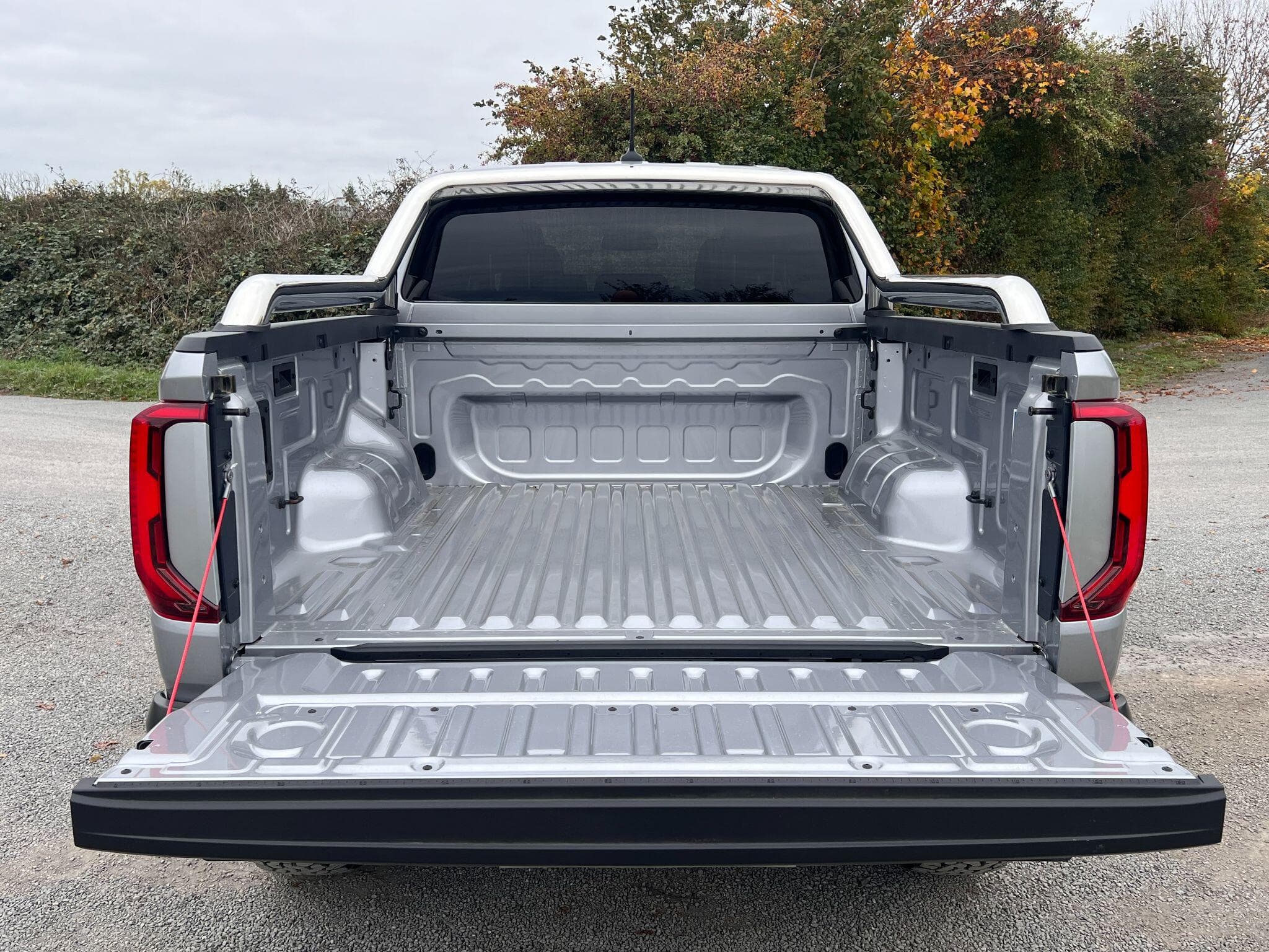 Volkswagen Amarok - Image 8