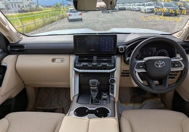 Toyota Land Cruiser - Image 11