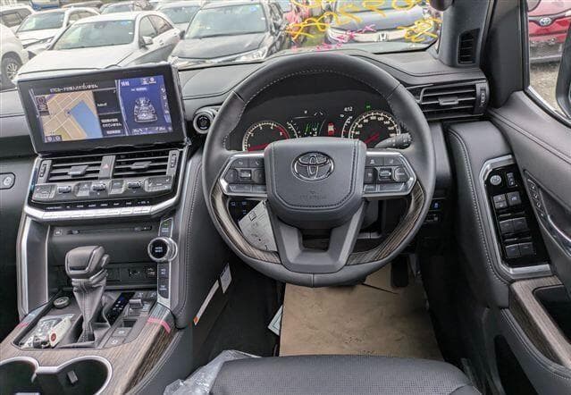 Toyota Land Cruiser - Image 10