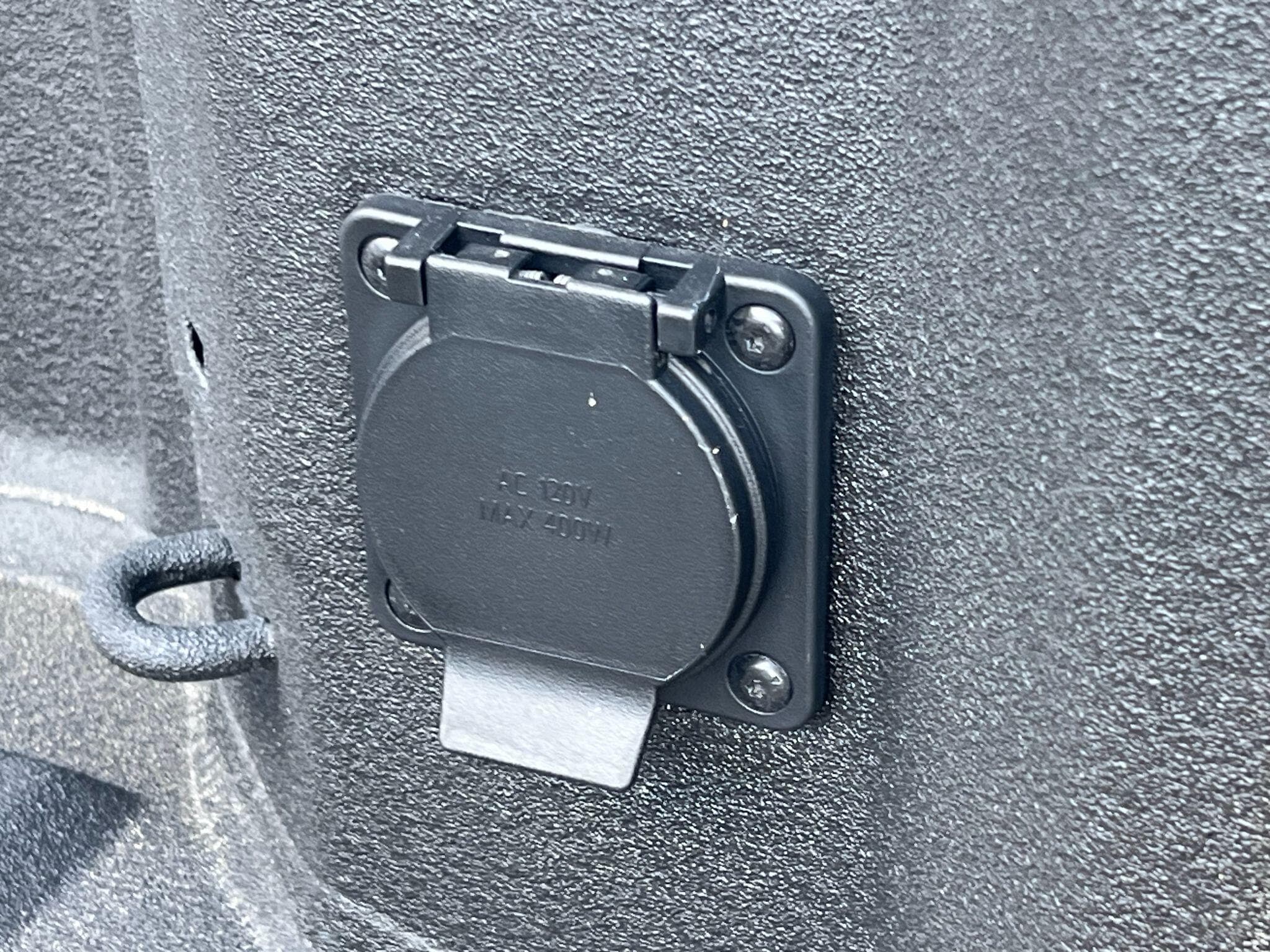 Chevrolet Silverado - Image 45