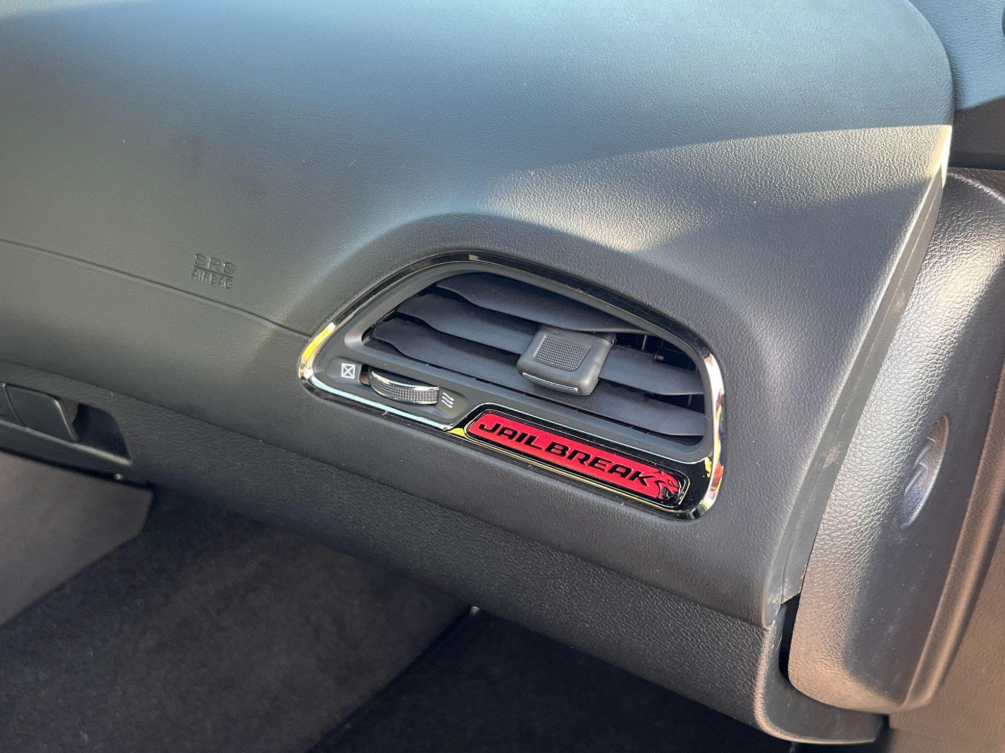 Dodge Challenger - Image 25