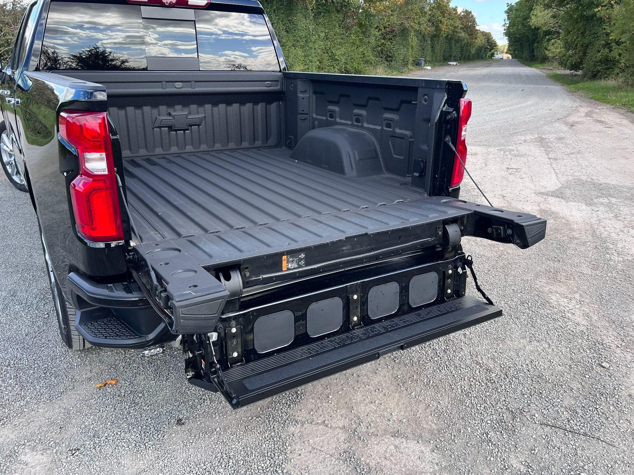 Chevrolet Silverado - Image 41