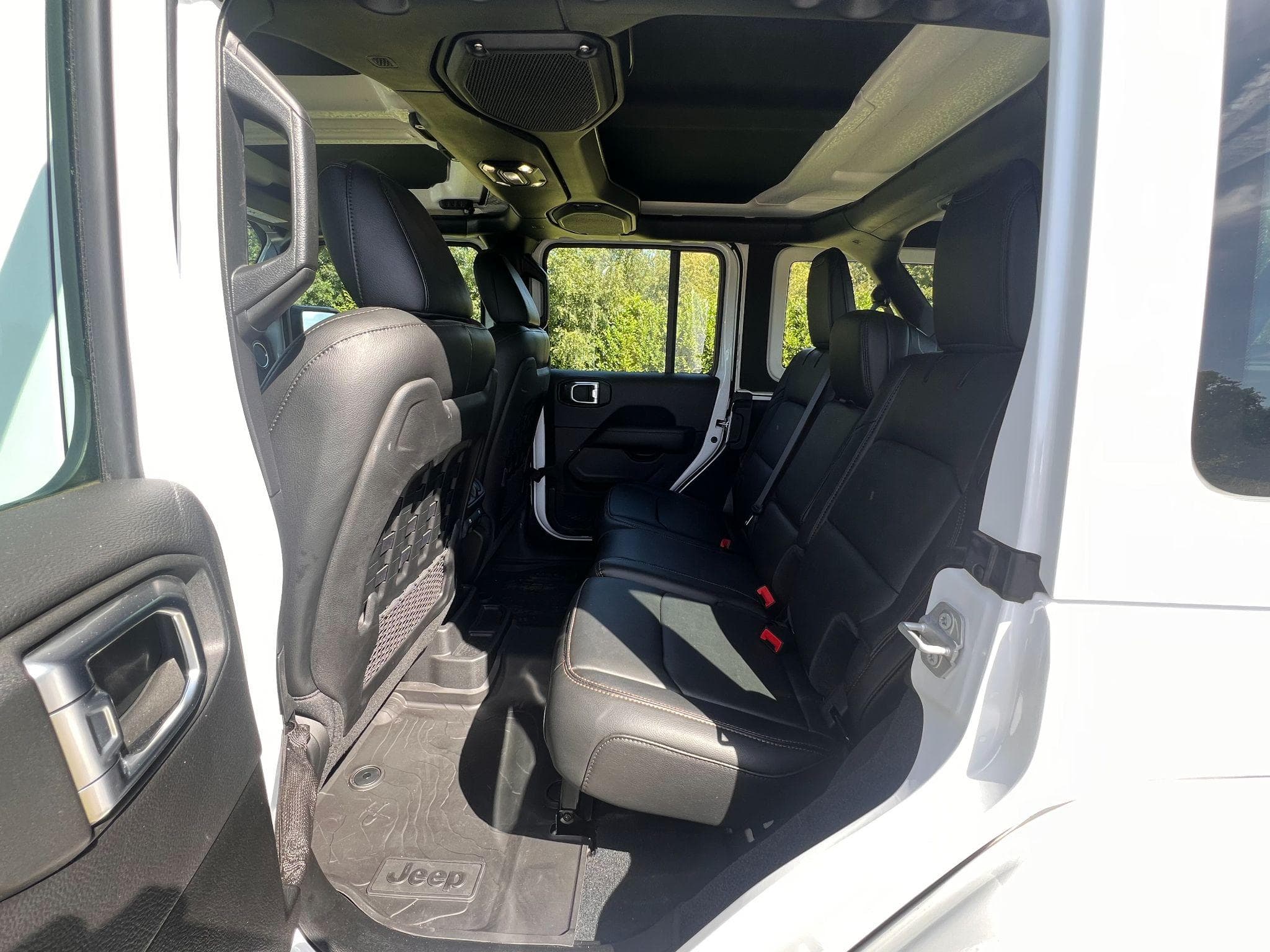 Jeep Wrangler - Image 23