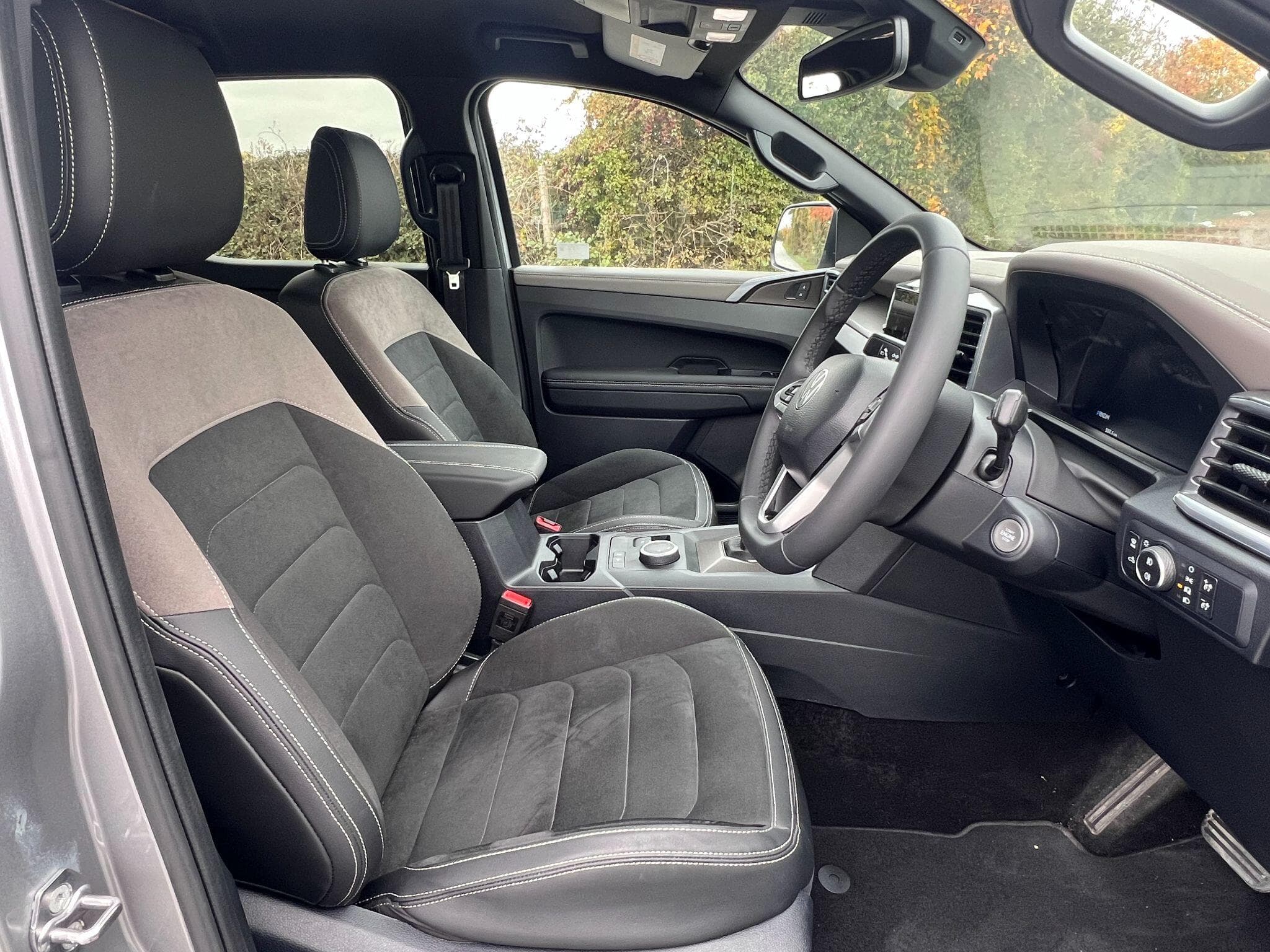 Volkswagen Amarok - Image 12