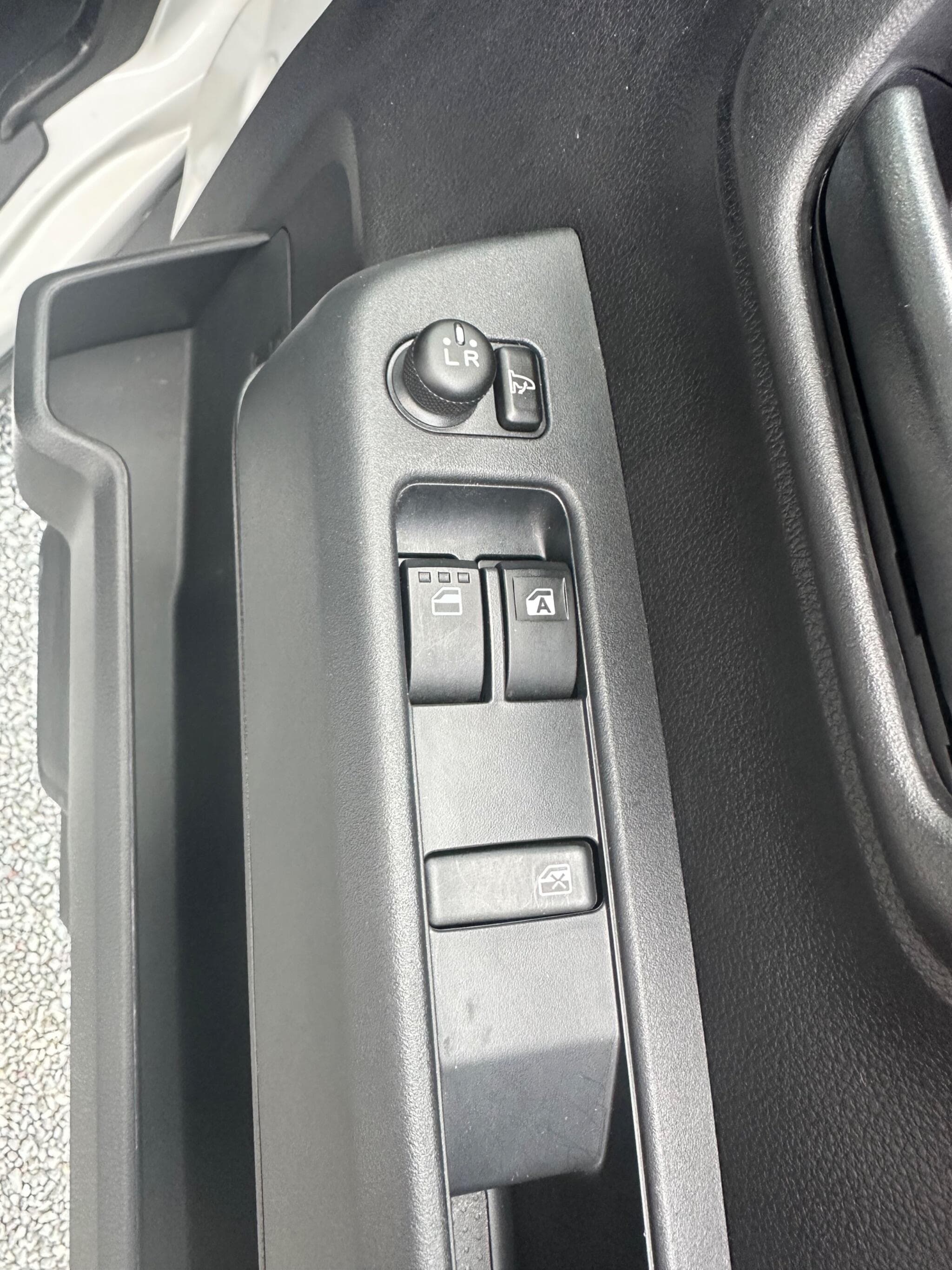 Daihatsu Hijet - Image 6