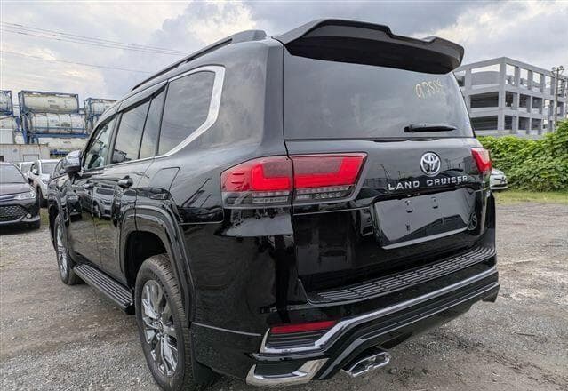 Toyota Land Cruiser - Image 5