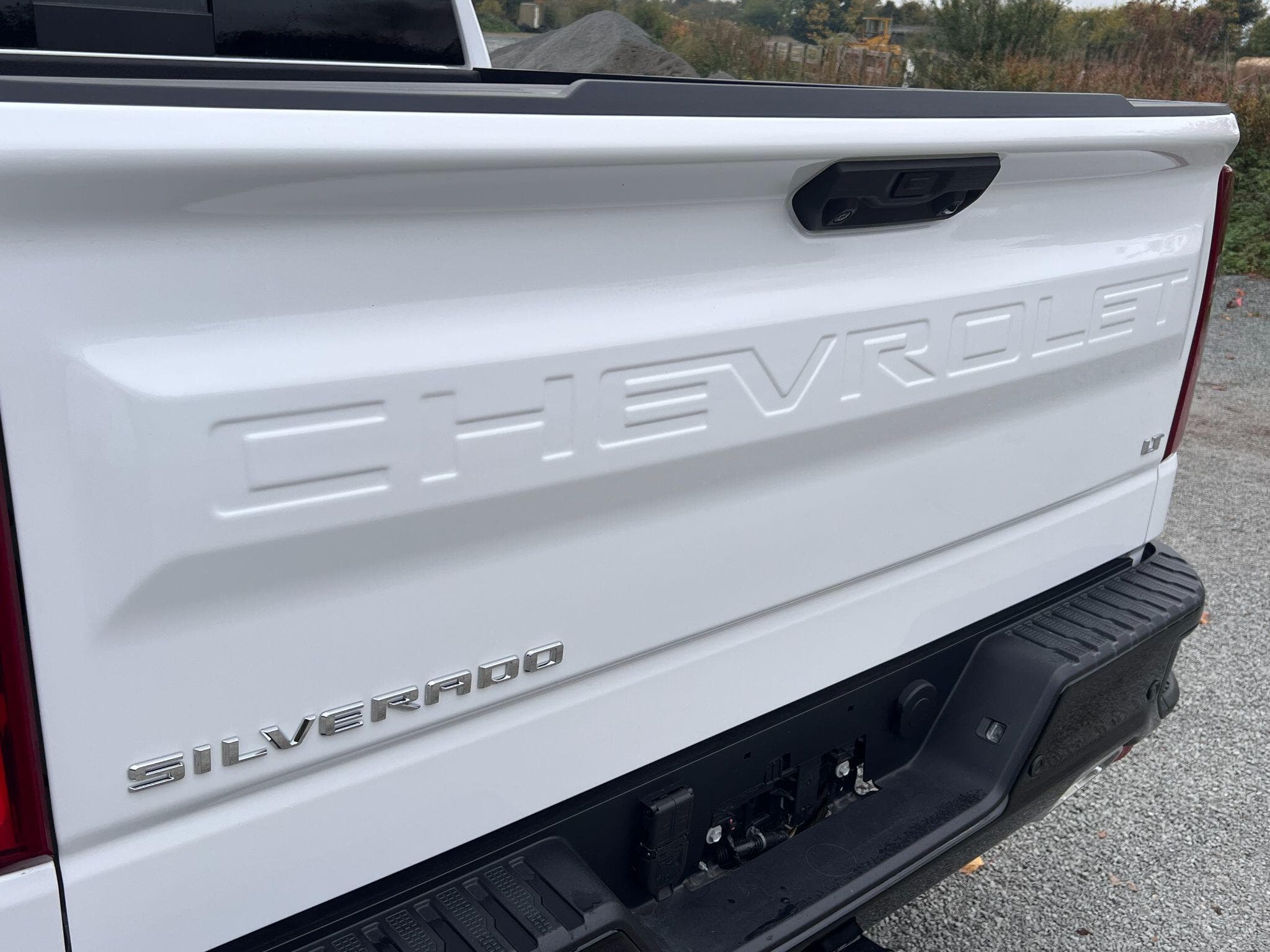 Chevrolet Silverado - Image 26