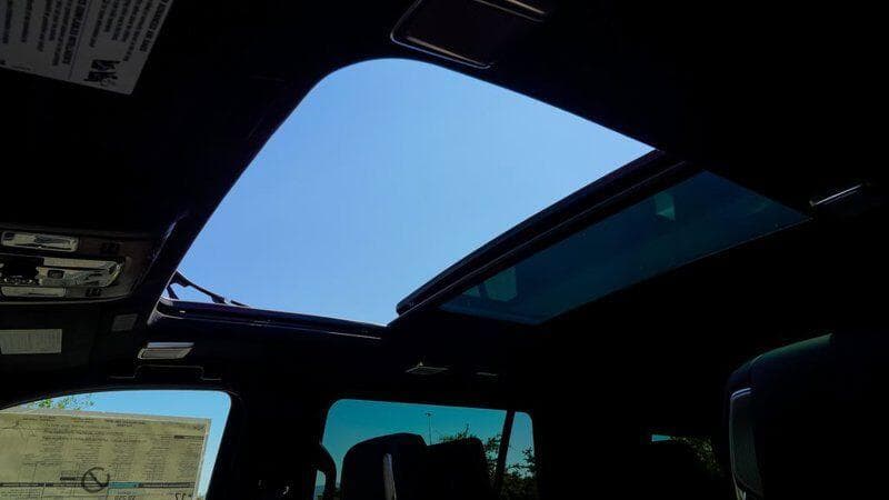 Cadillac Escalade - Image 26