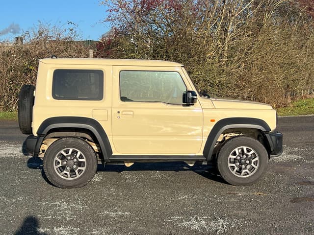 Suzuki Jimny - Thumbnail 3