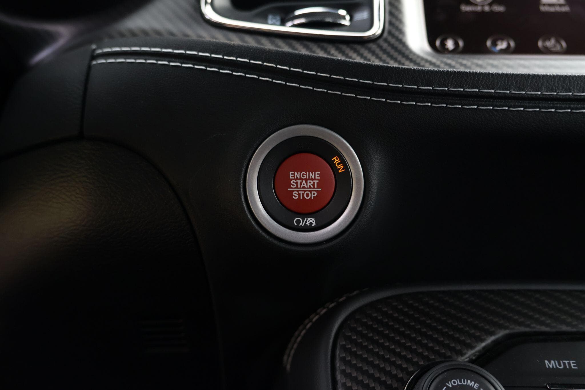 Dodge Challenger - Image 24