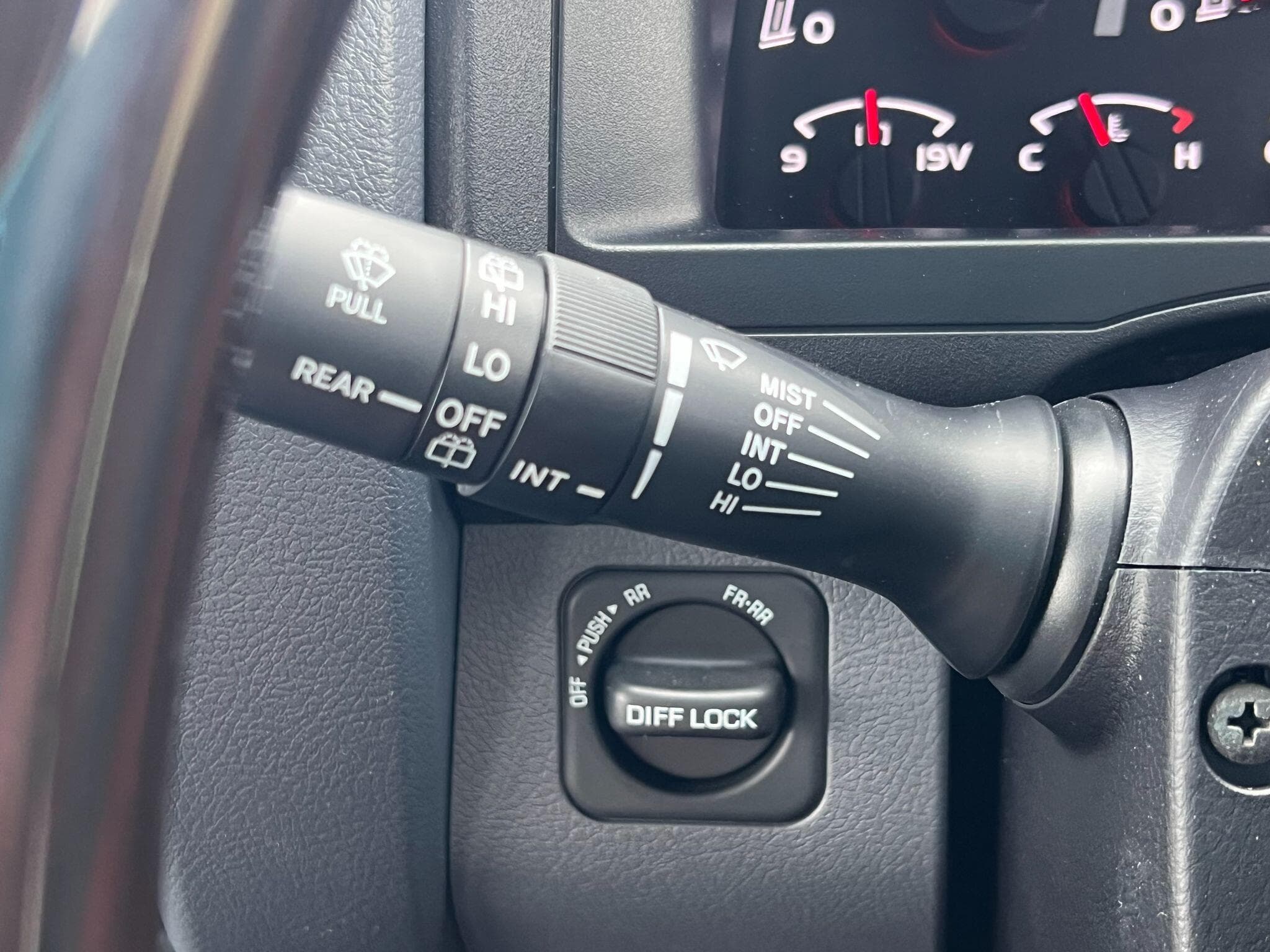 Toyota Land Cruiser - Image 35