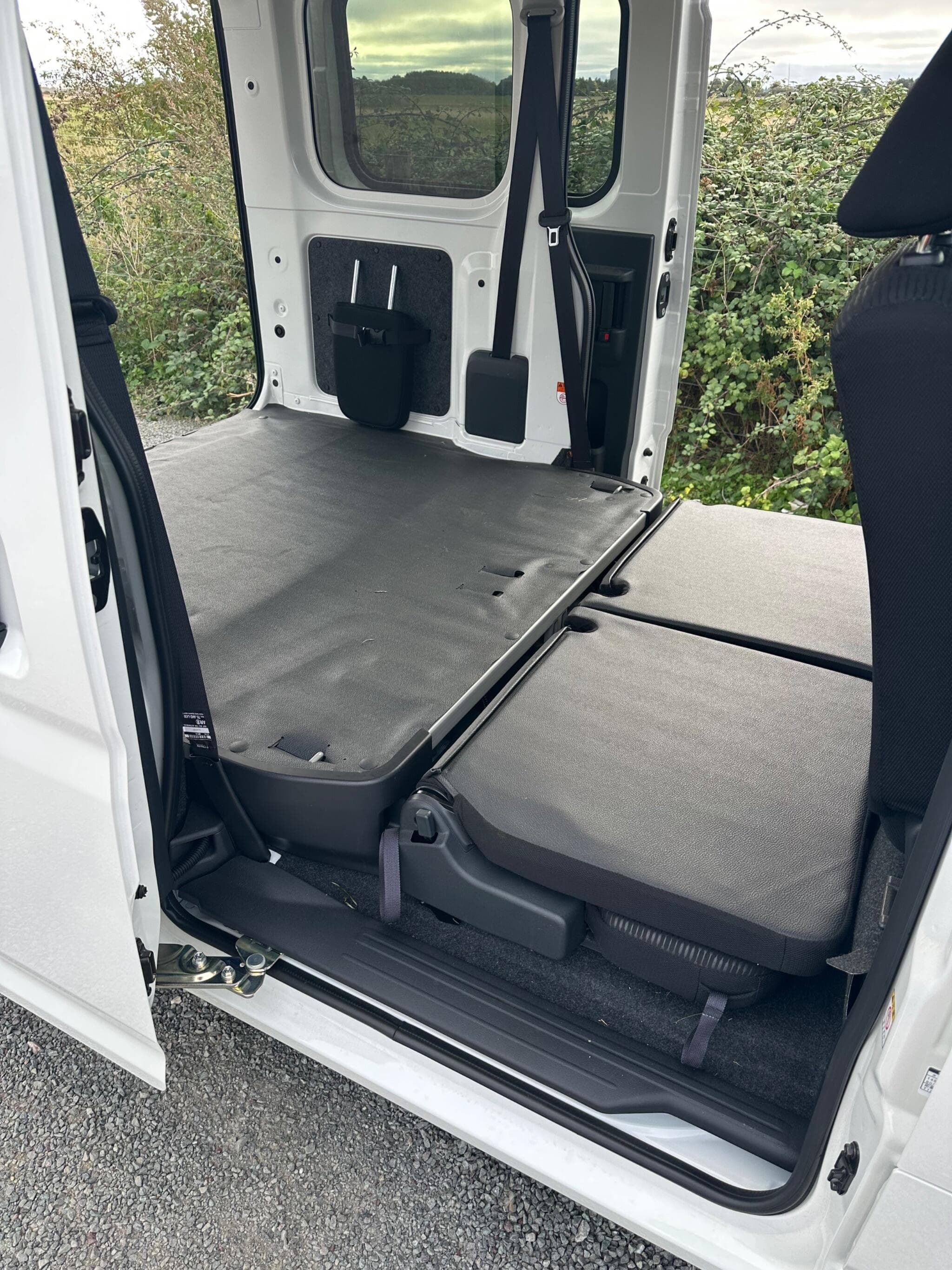 Daihatsu Hijet - Image 12