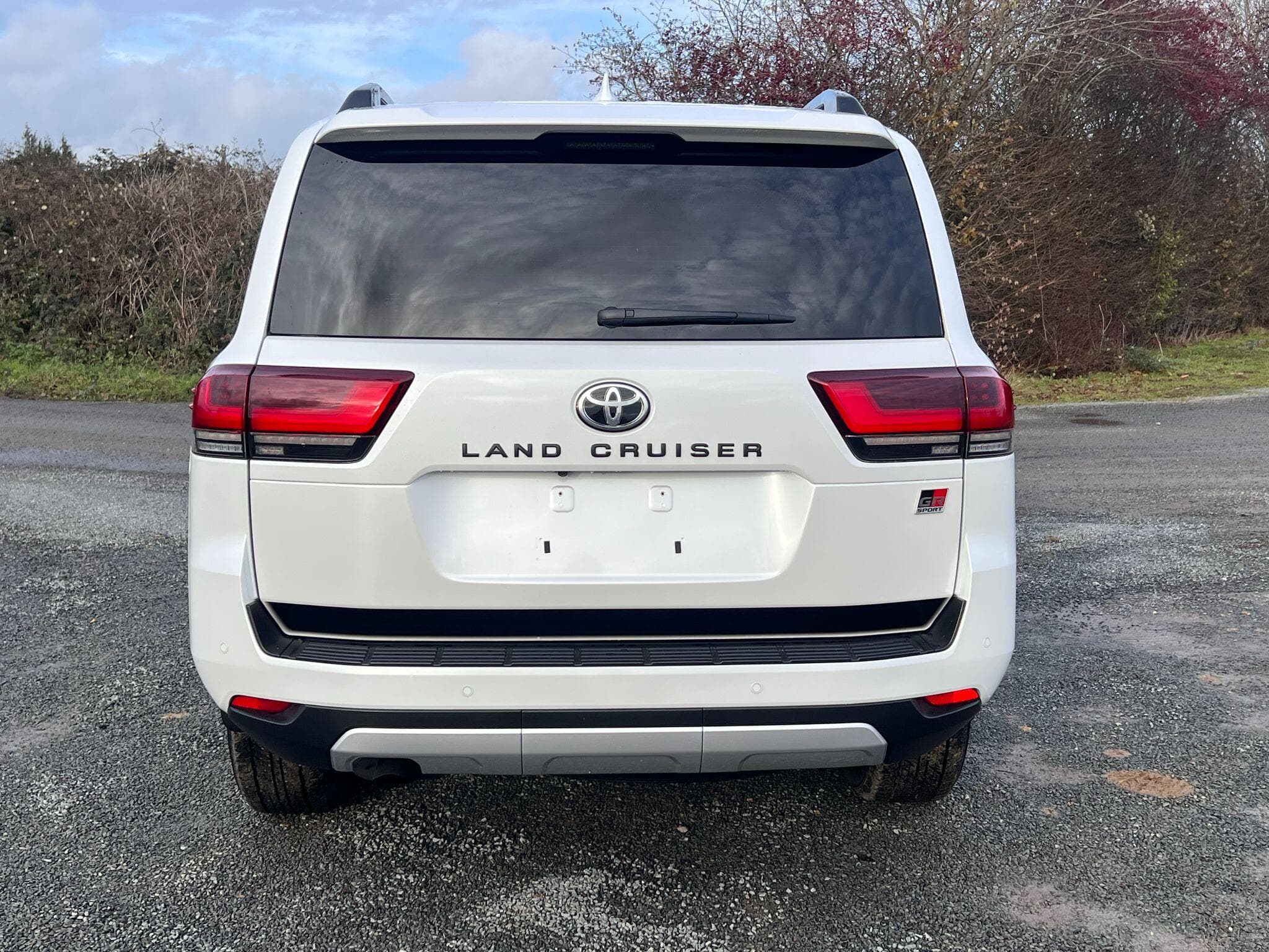 Toyota Land Cruiser - Image 5