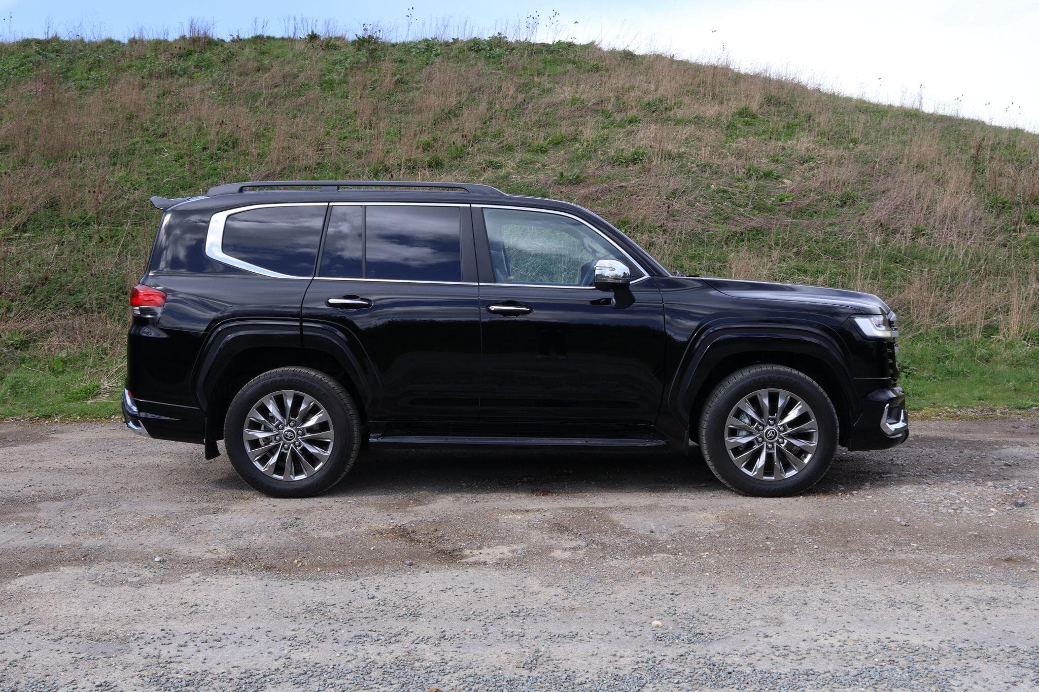 Toyota Land Cruiser - Image 9