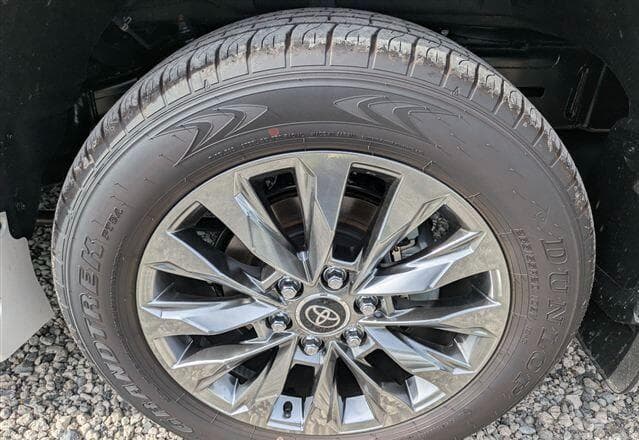 Toyota Land Cruiser - Image 4