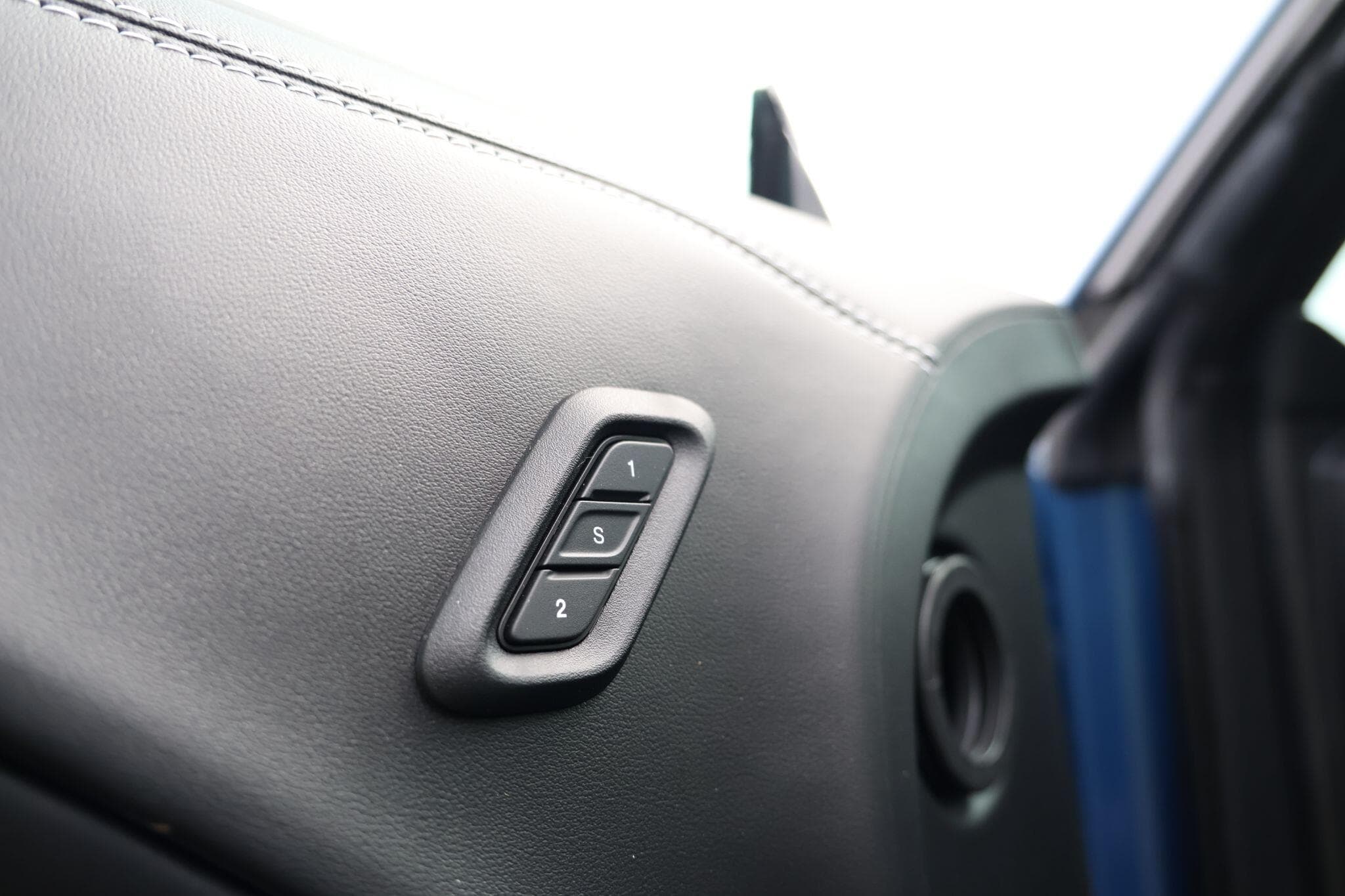 Dodge Challenger - Image 17