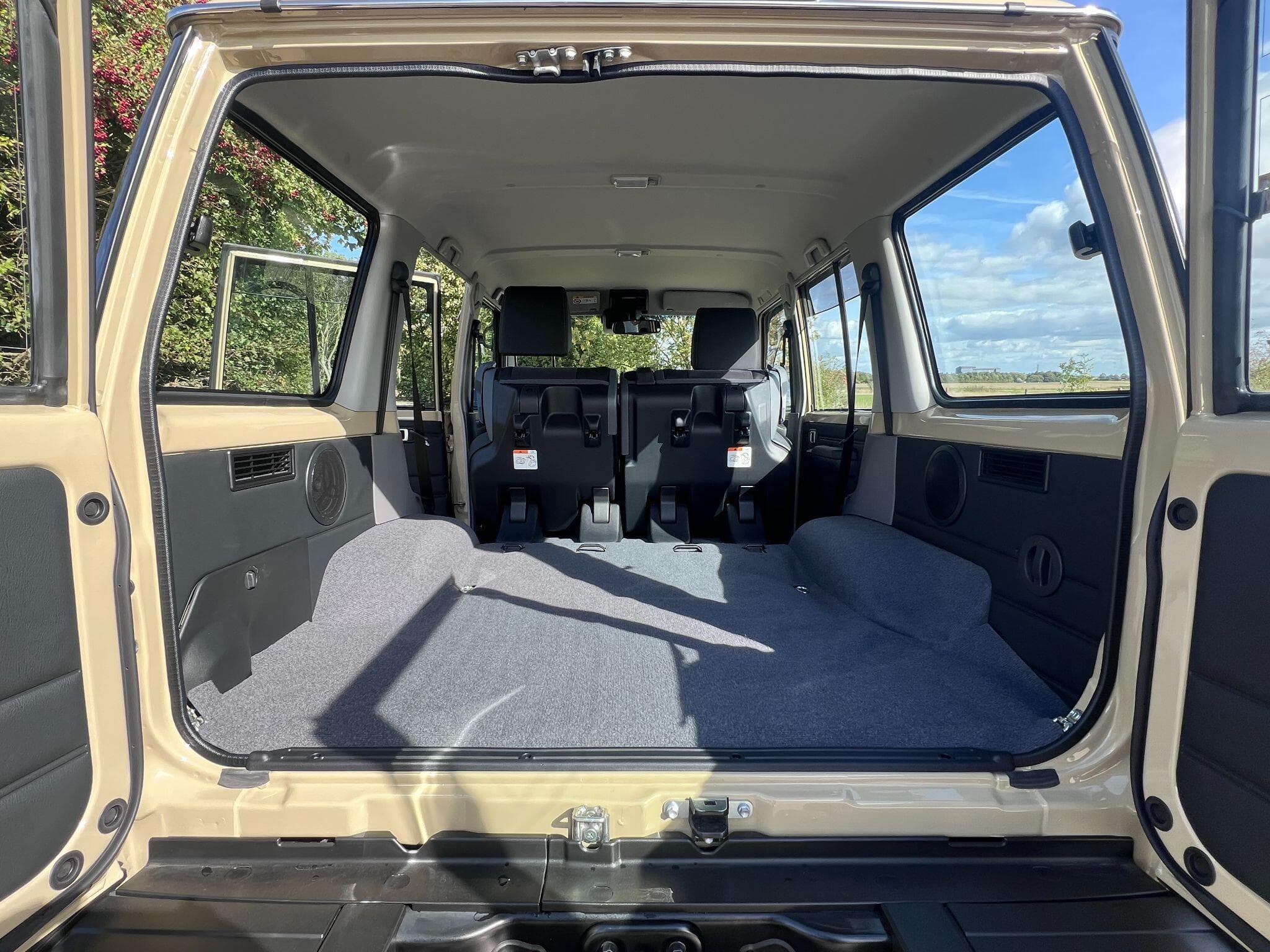 Toyota Land Cruiser - Image 23