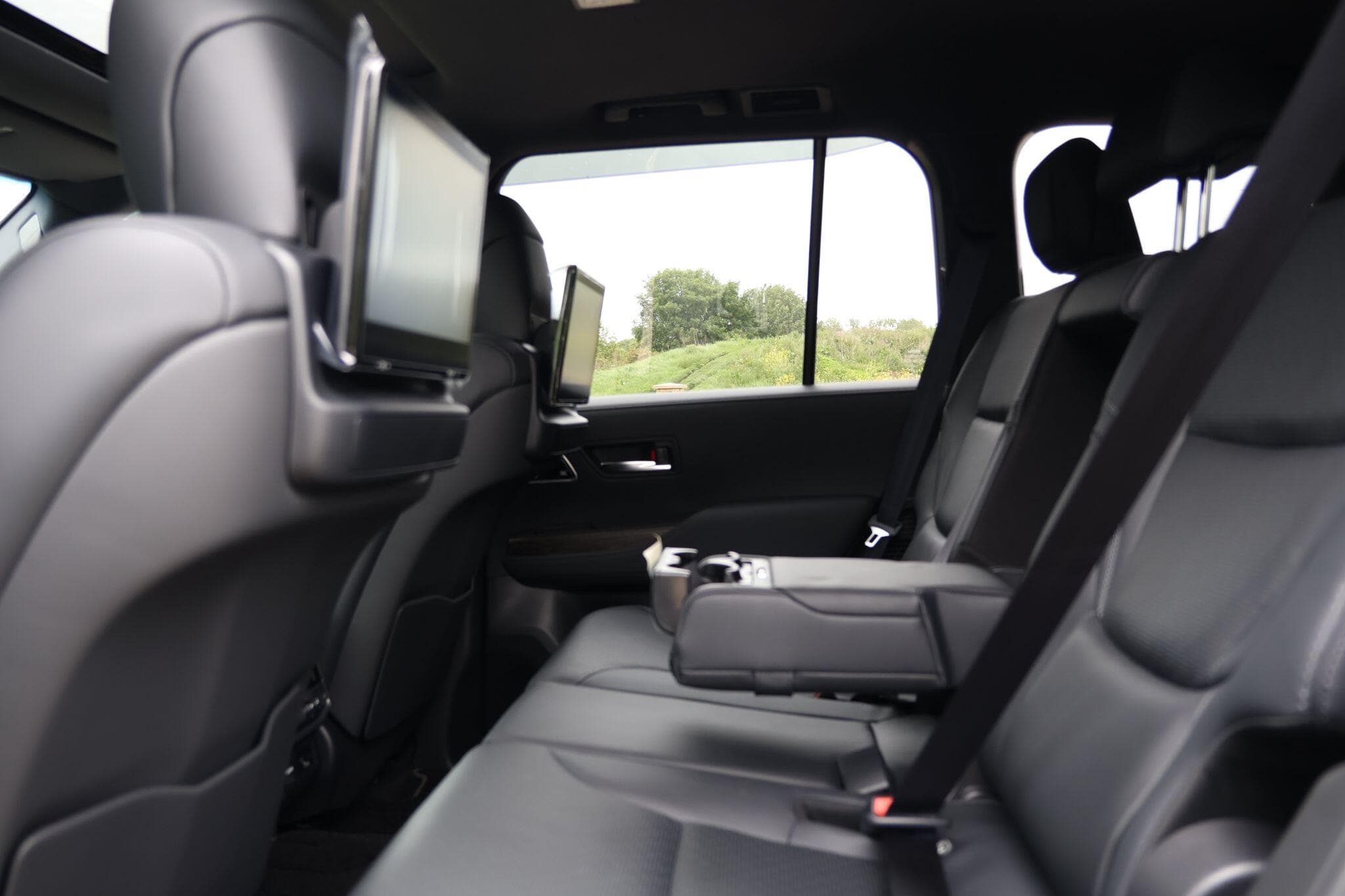 Toyota Land Cruiser - Image 46
