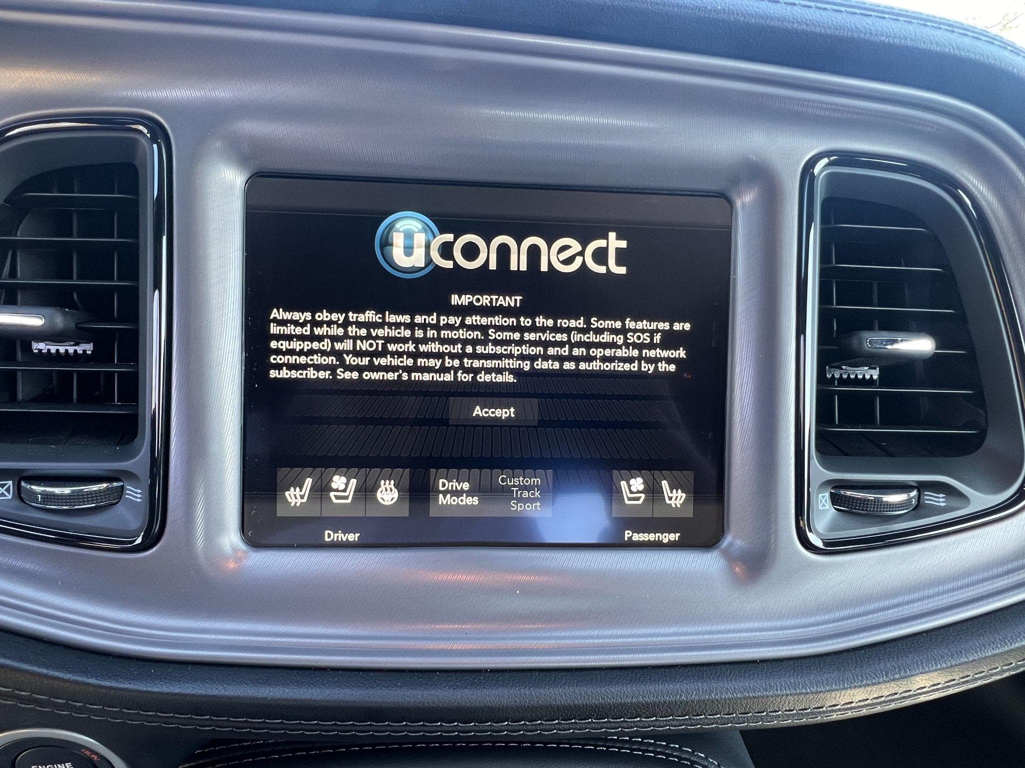 Dodge Challenger - Image 21